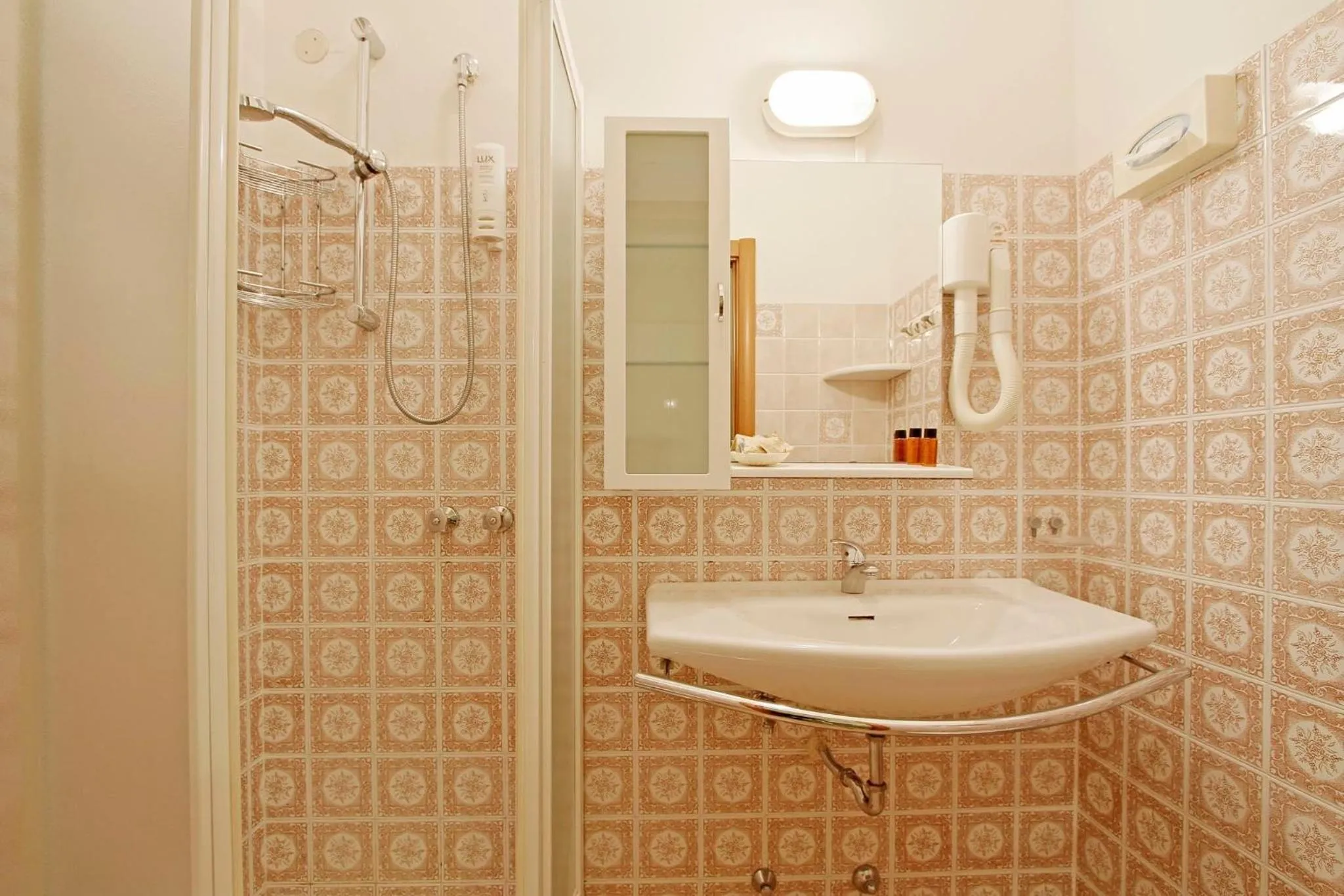 Bathroom in Hotel Deborah