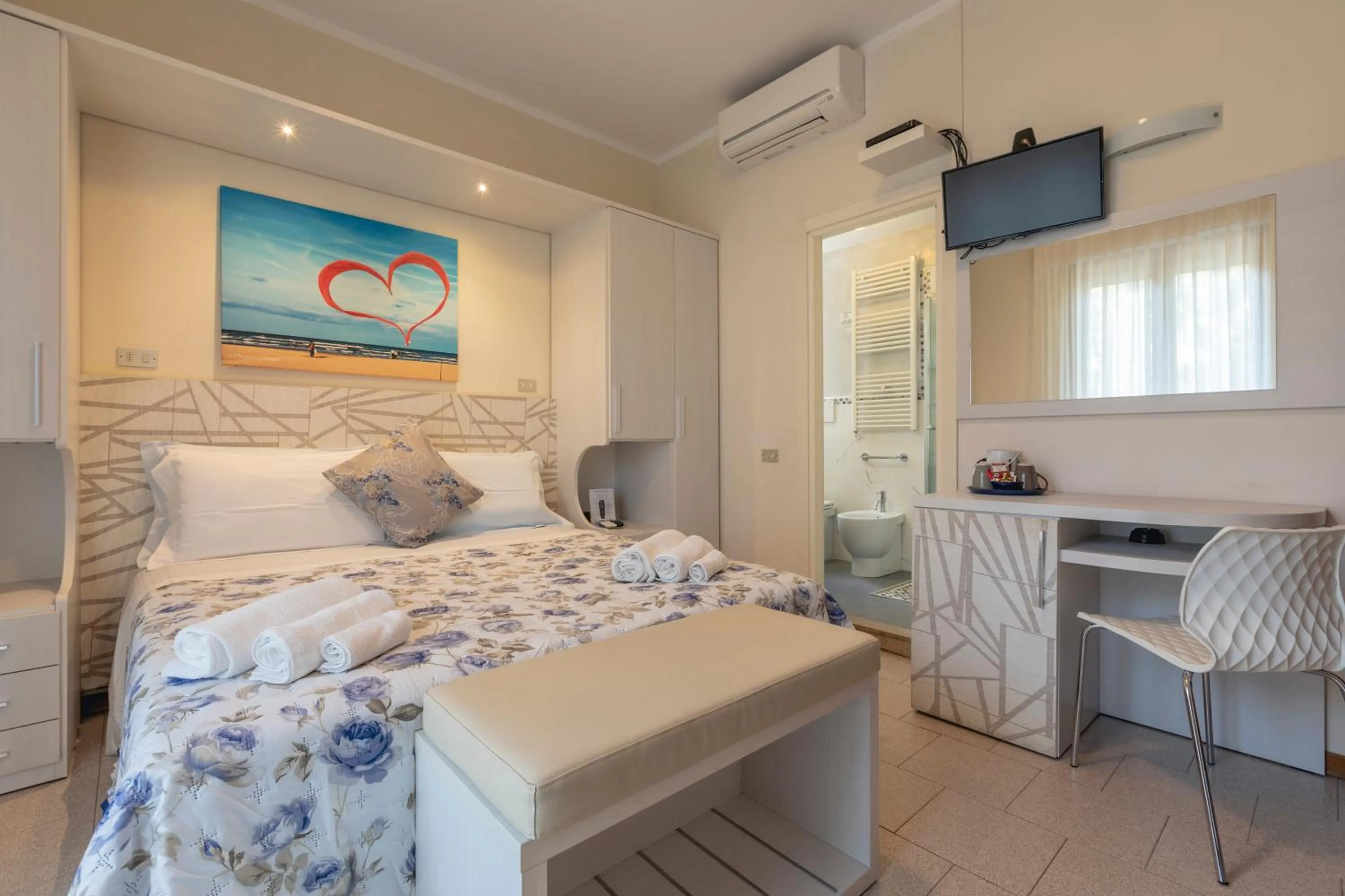 Bedroom, Bed in Hotel Deborah