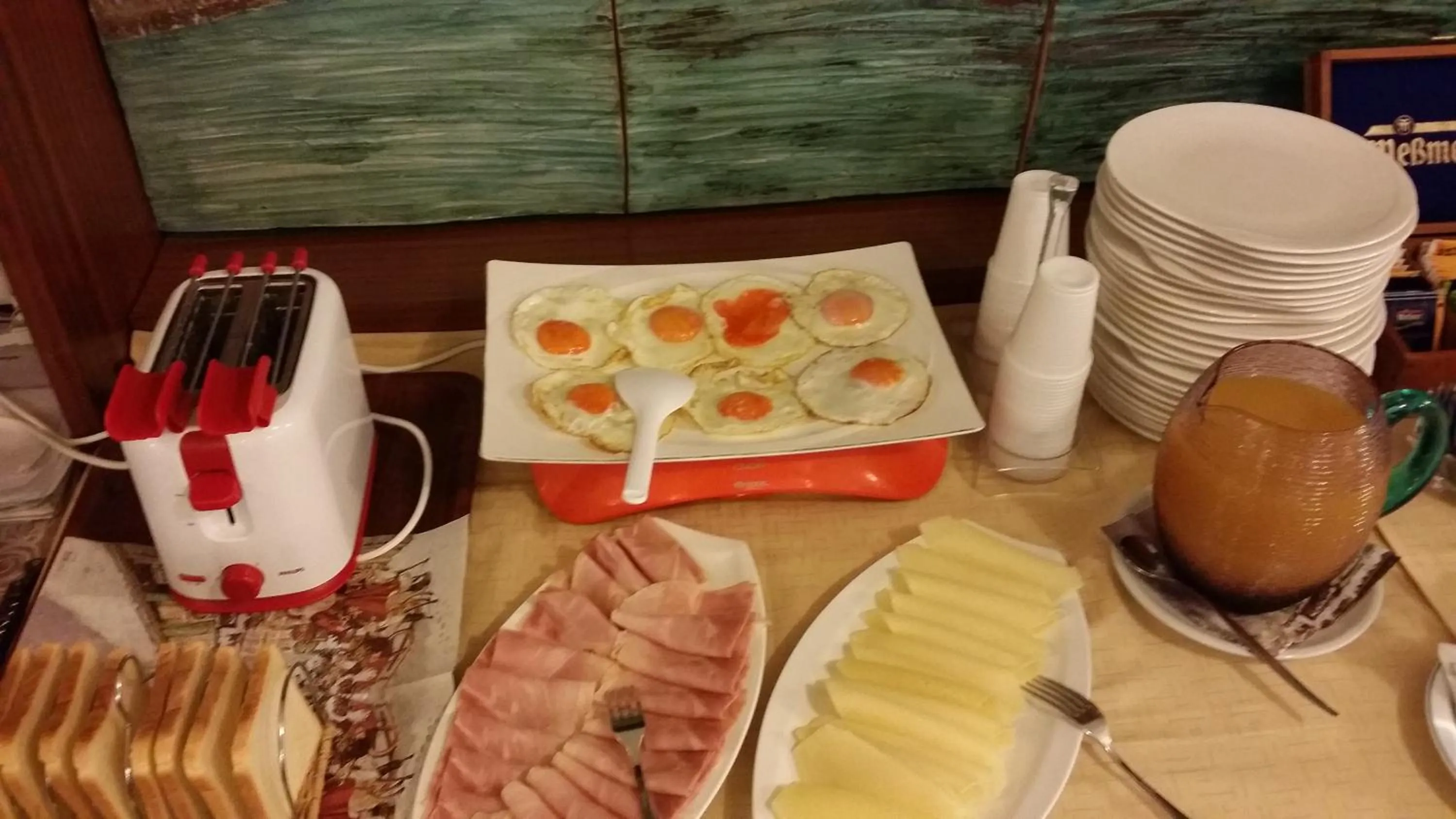 Food in Hotel Deborah