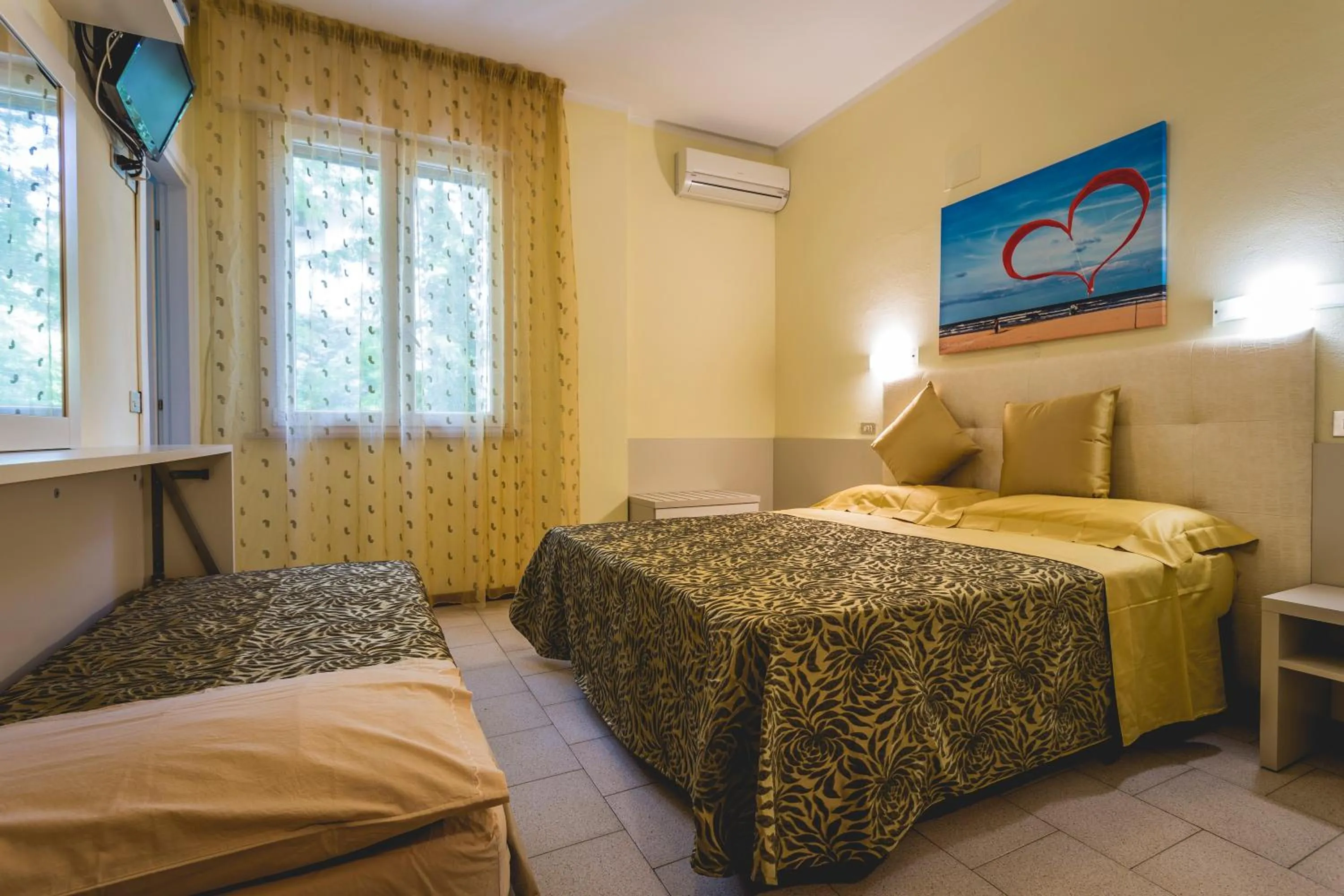 Day, Bed in Hotel Deborah