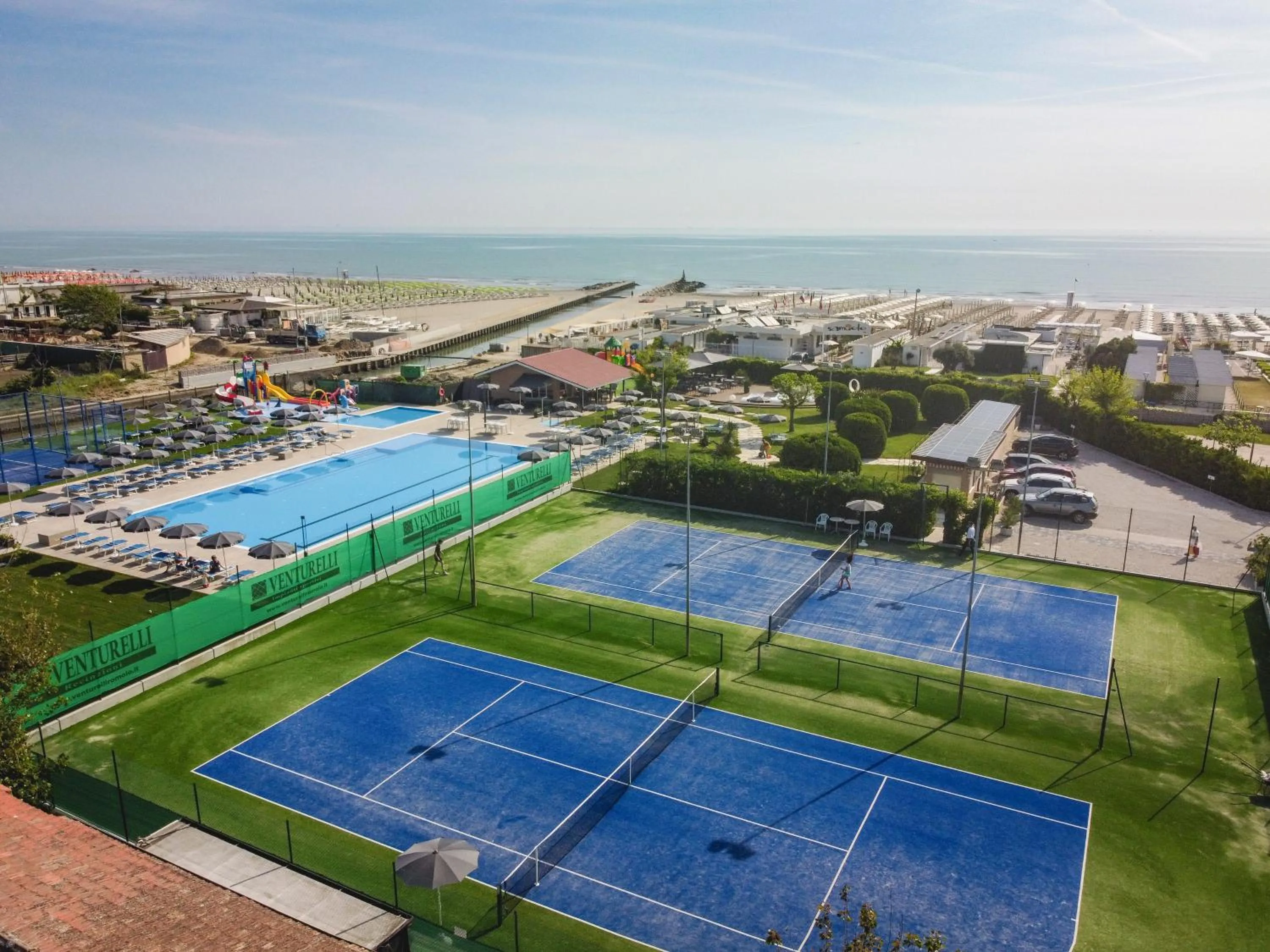 Swimming pool in Hotel Deborah