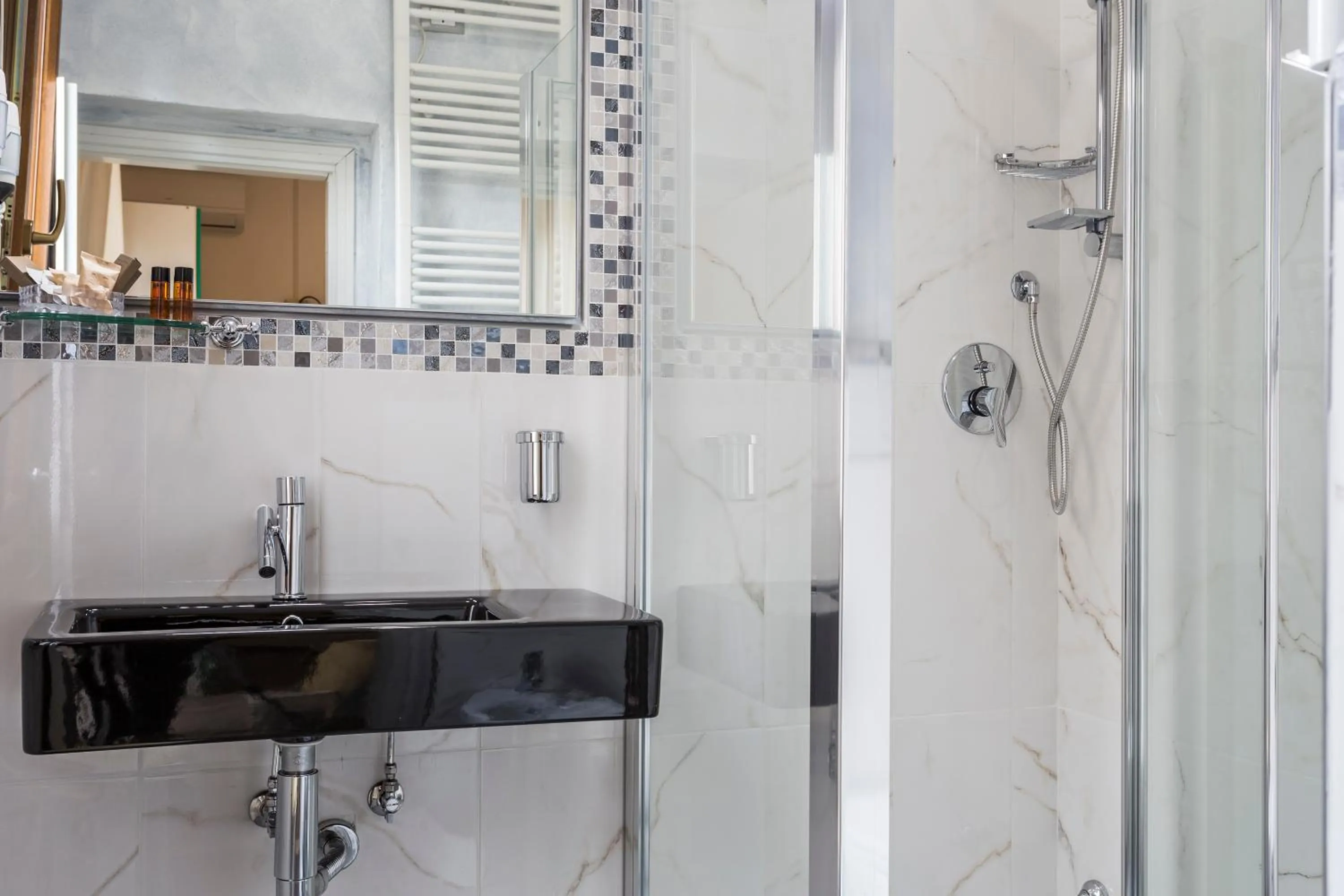 Bathroom in Hotel Deborah