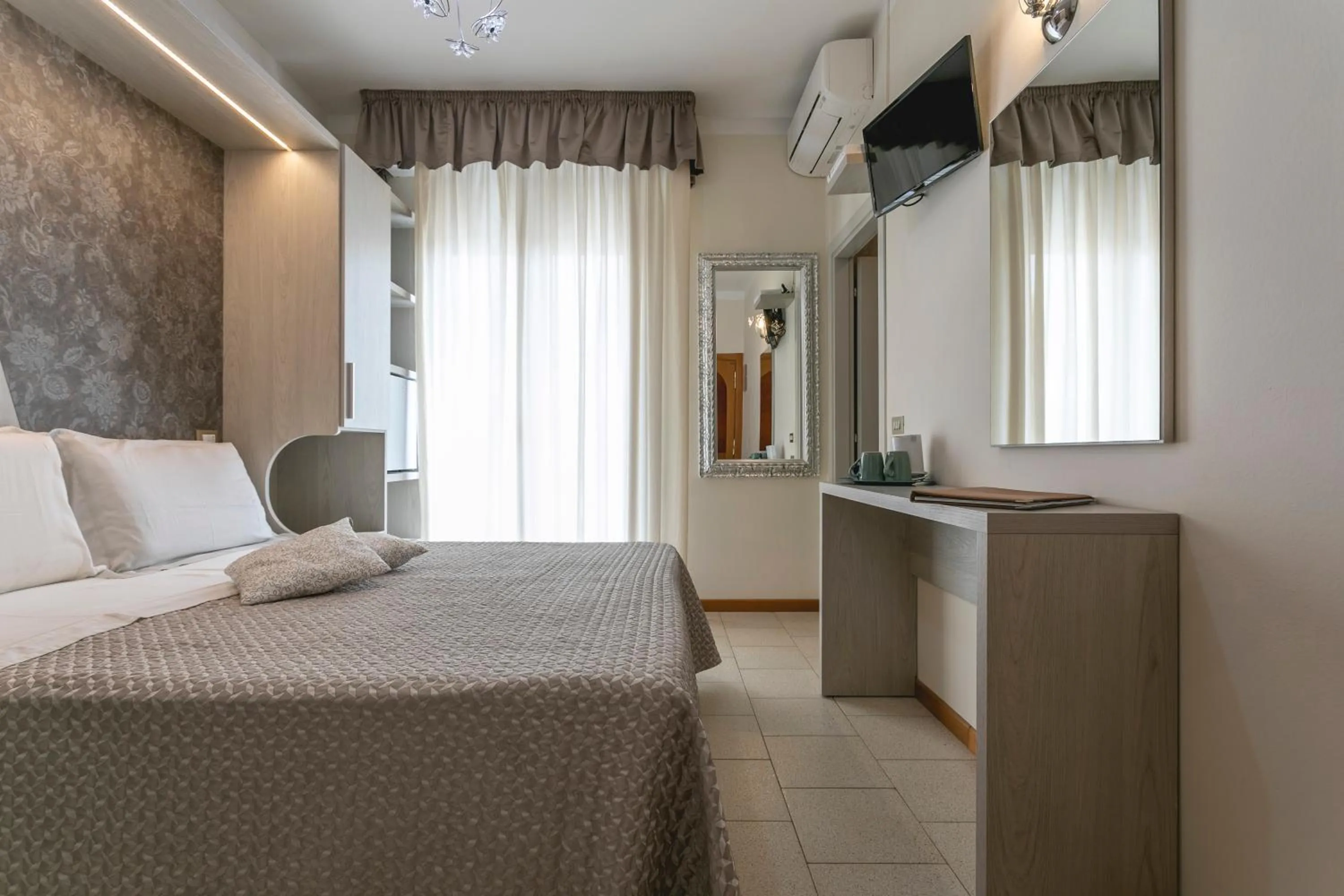 Photo of the whole room, Bed in Hotel Deborah