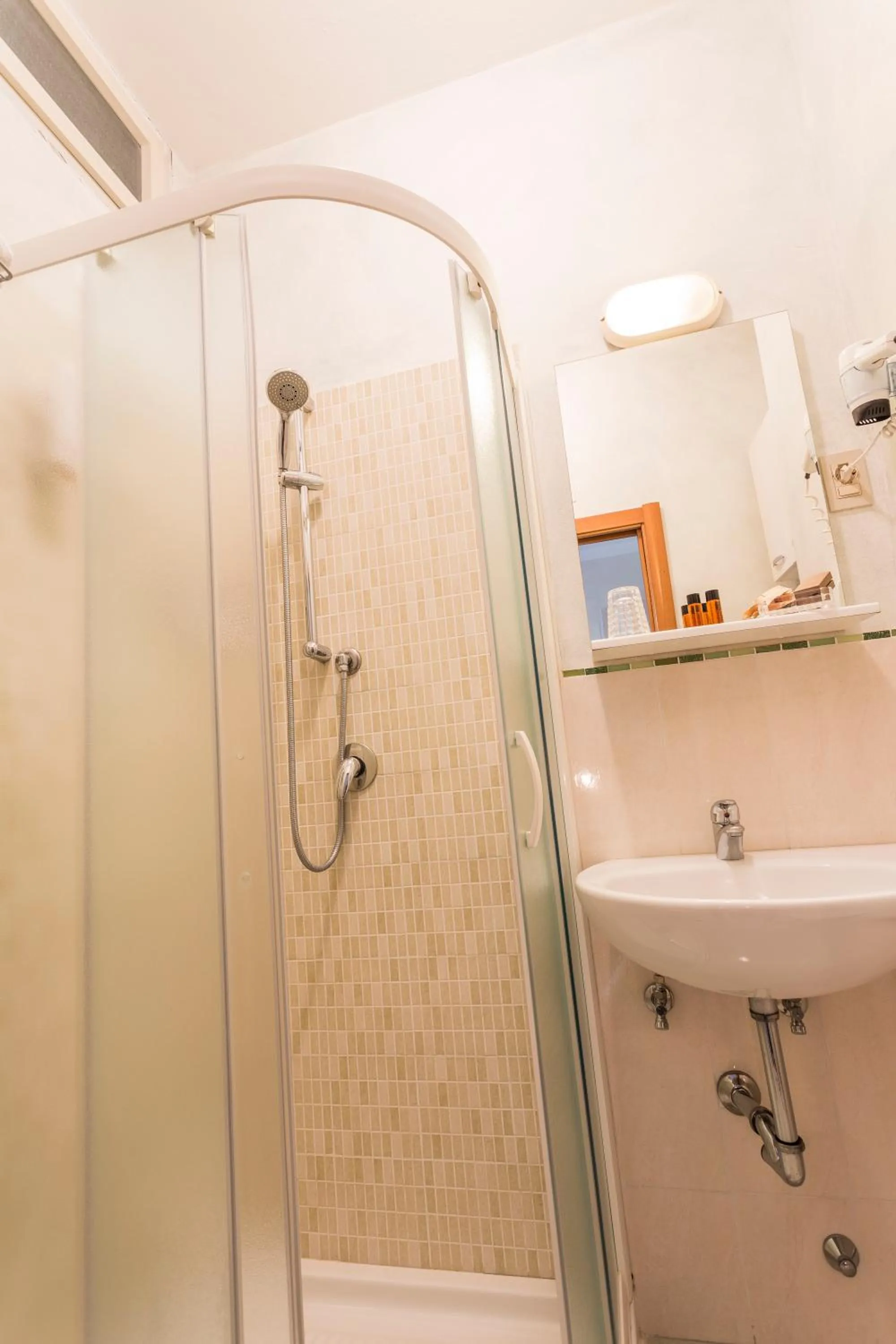 Bathroom in Hotel Deborah