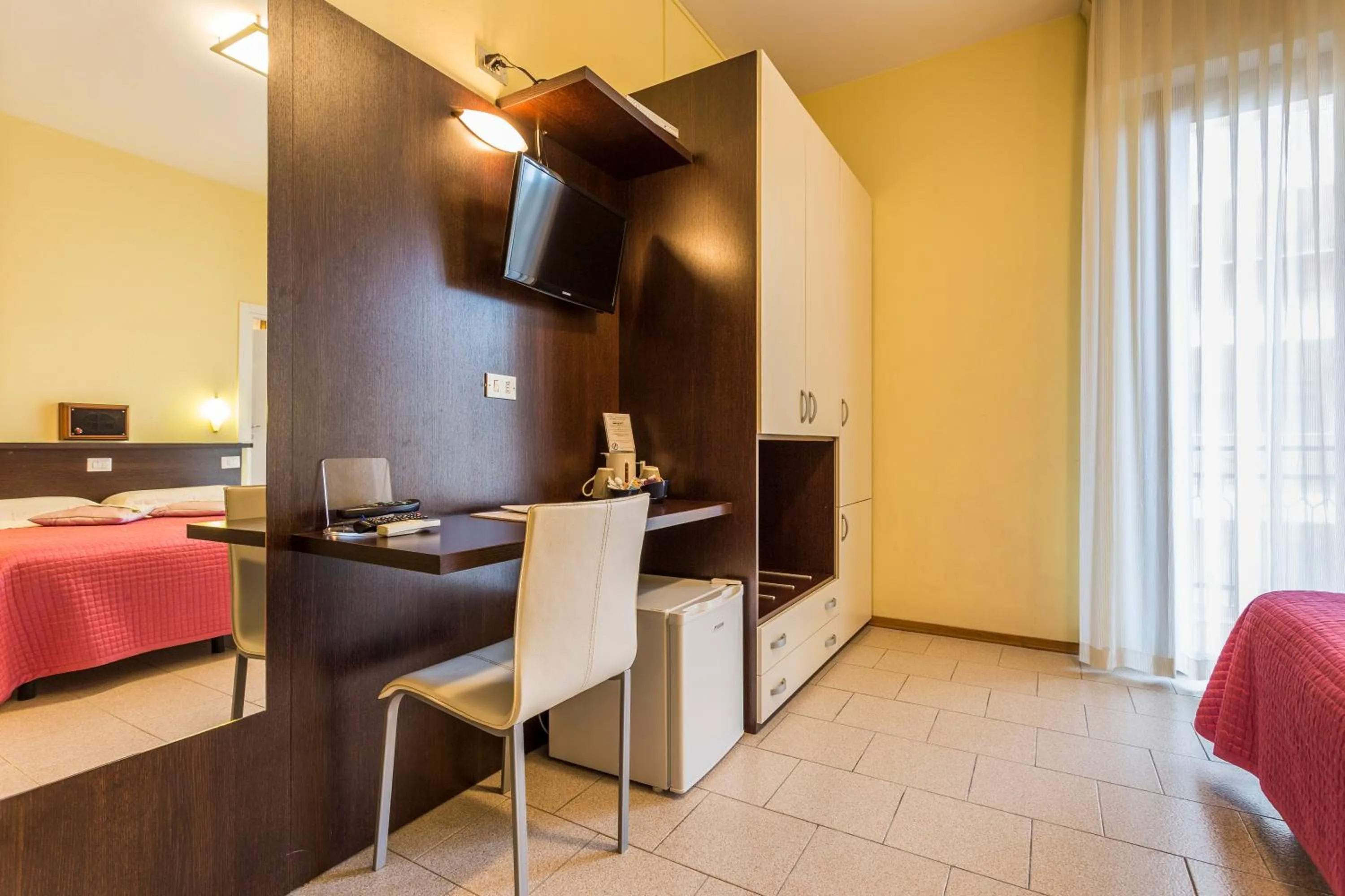 Day, Bed in Hotel Deborah