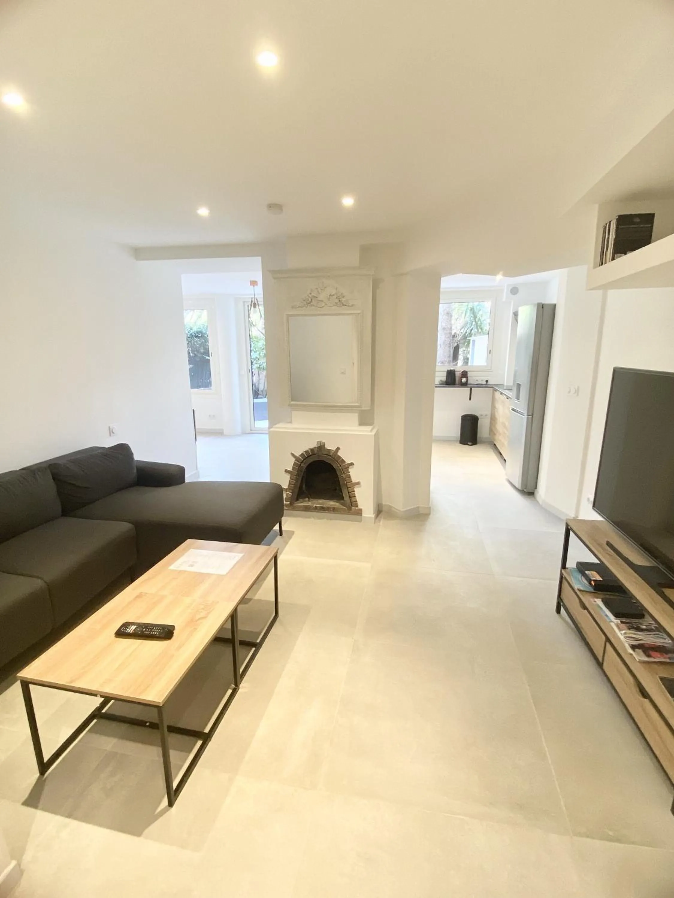 Communal lounge/ TV room in Esperanto