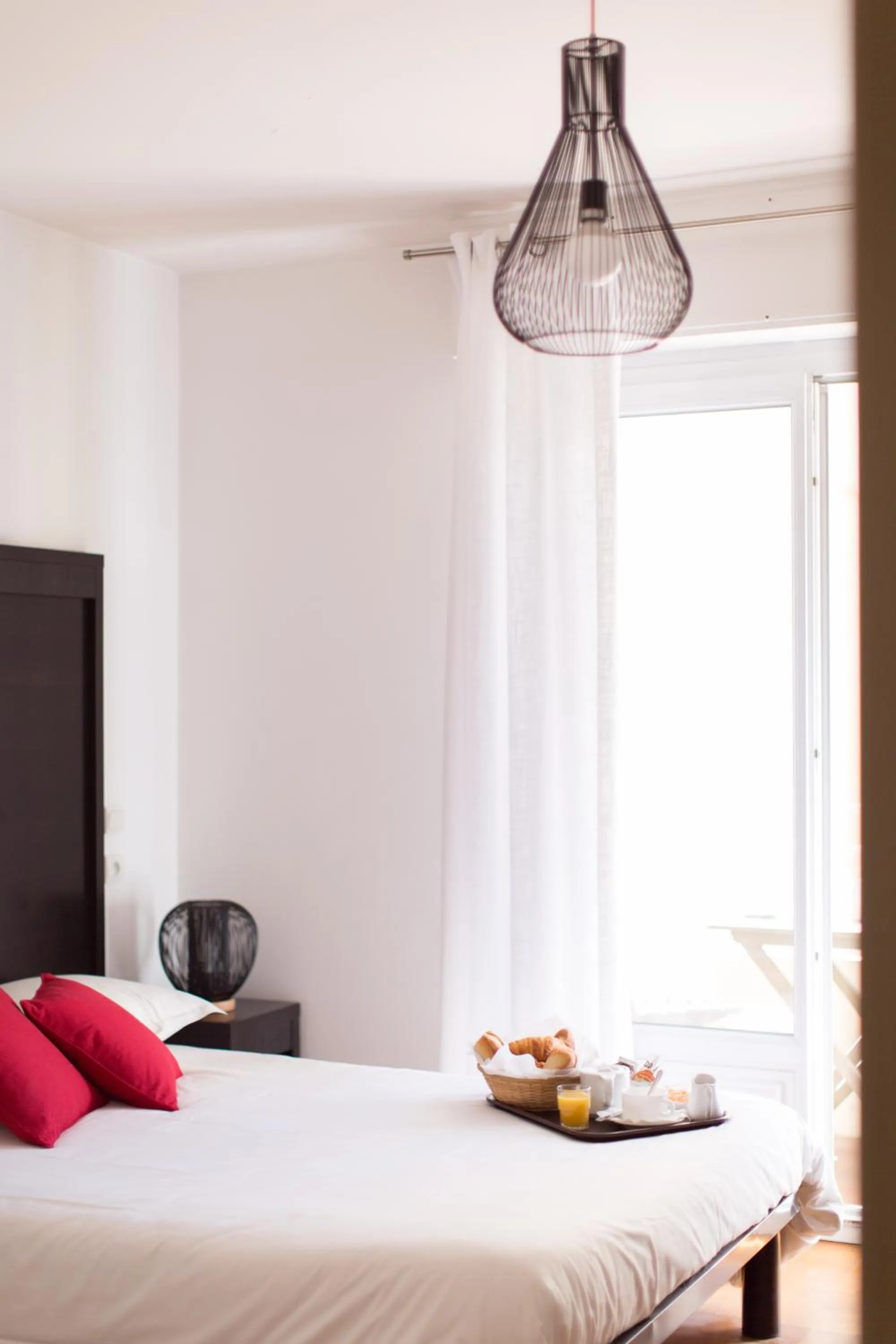 Photo of the whole room in Esperanto