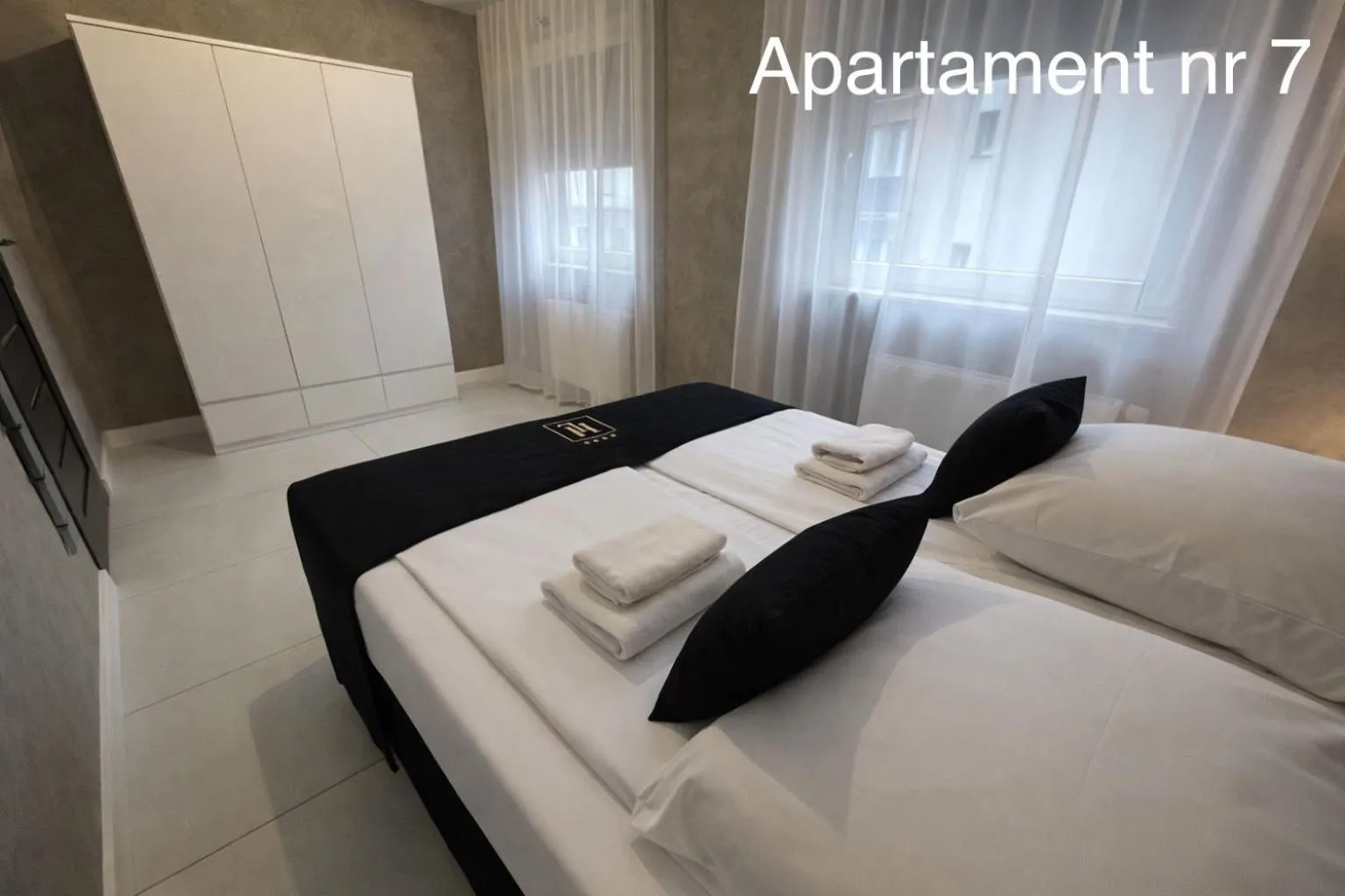 Bed in Apartamenty Katowice by Lantier - Swimming Pool Zone