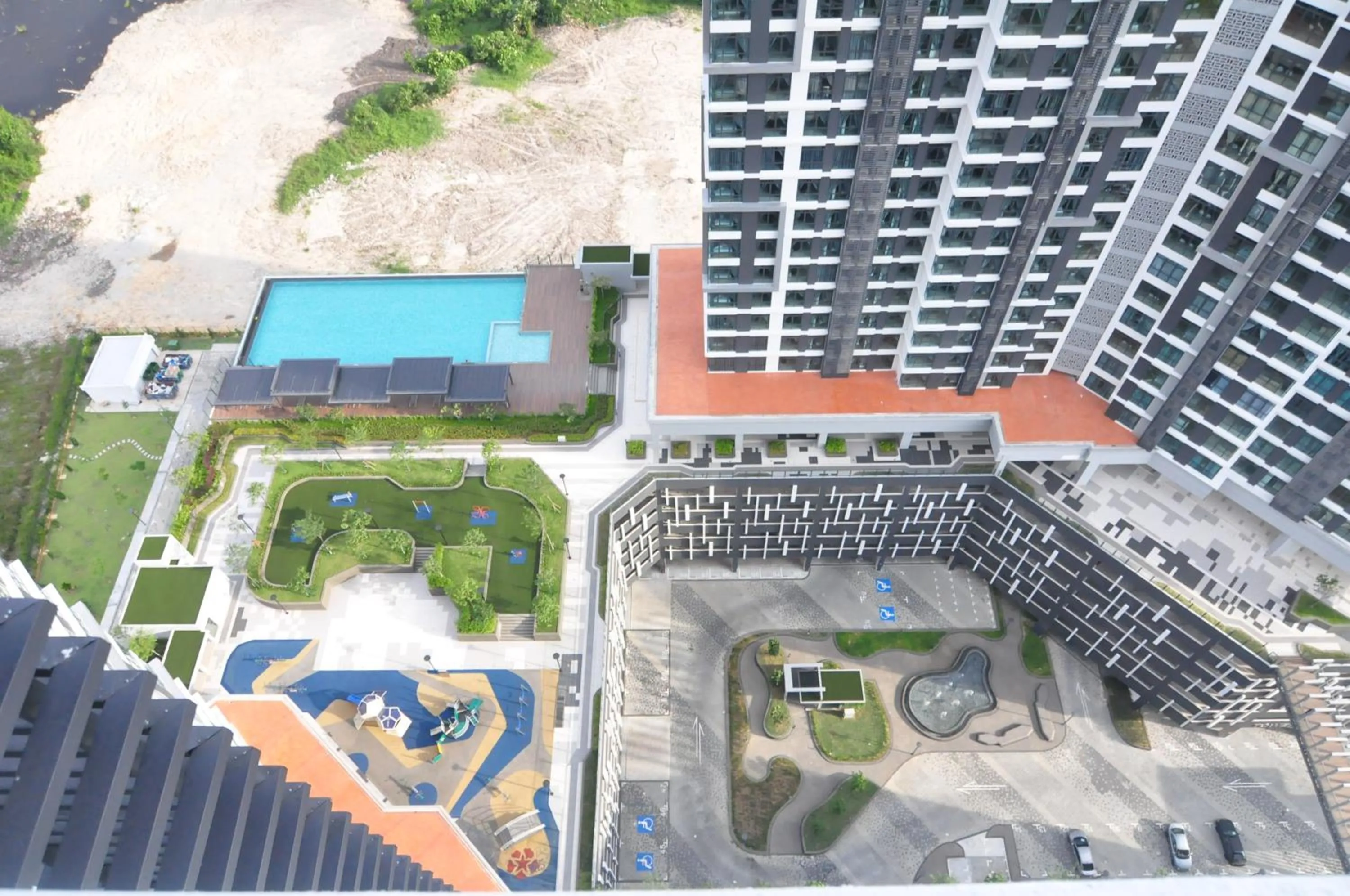 Kenwingston Square Garden By IdealHub