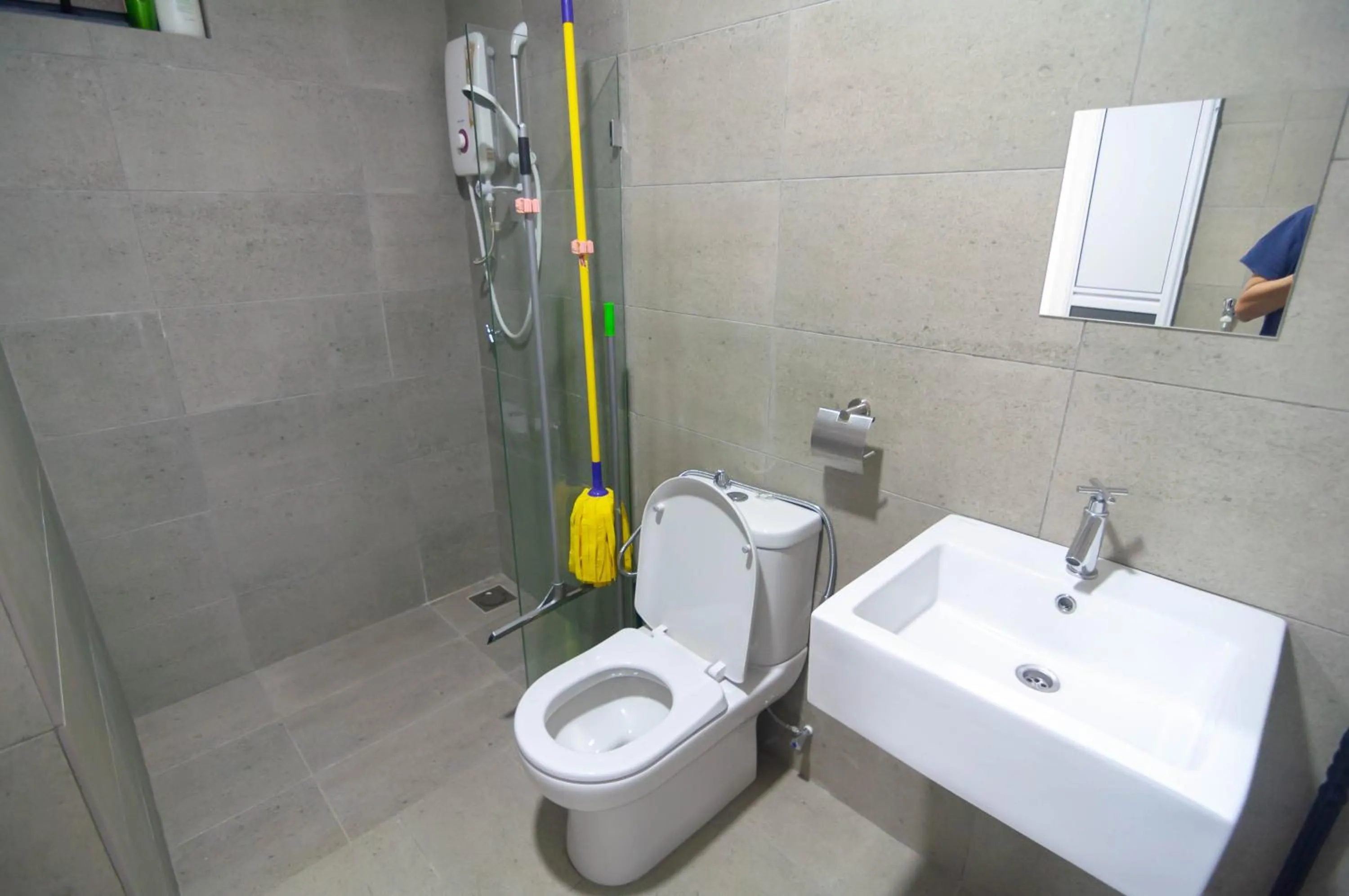 Kenwingston Square Garden By IdealHub