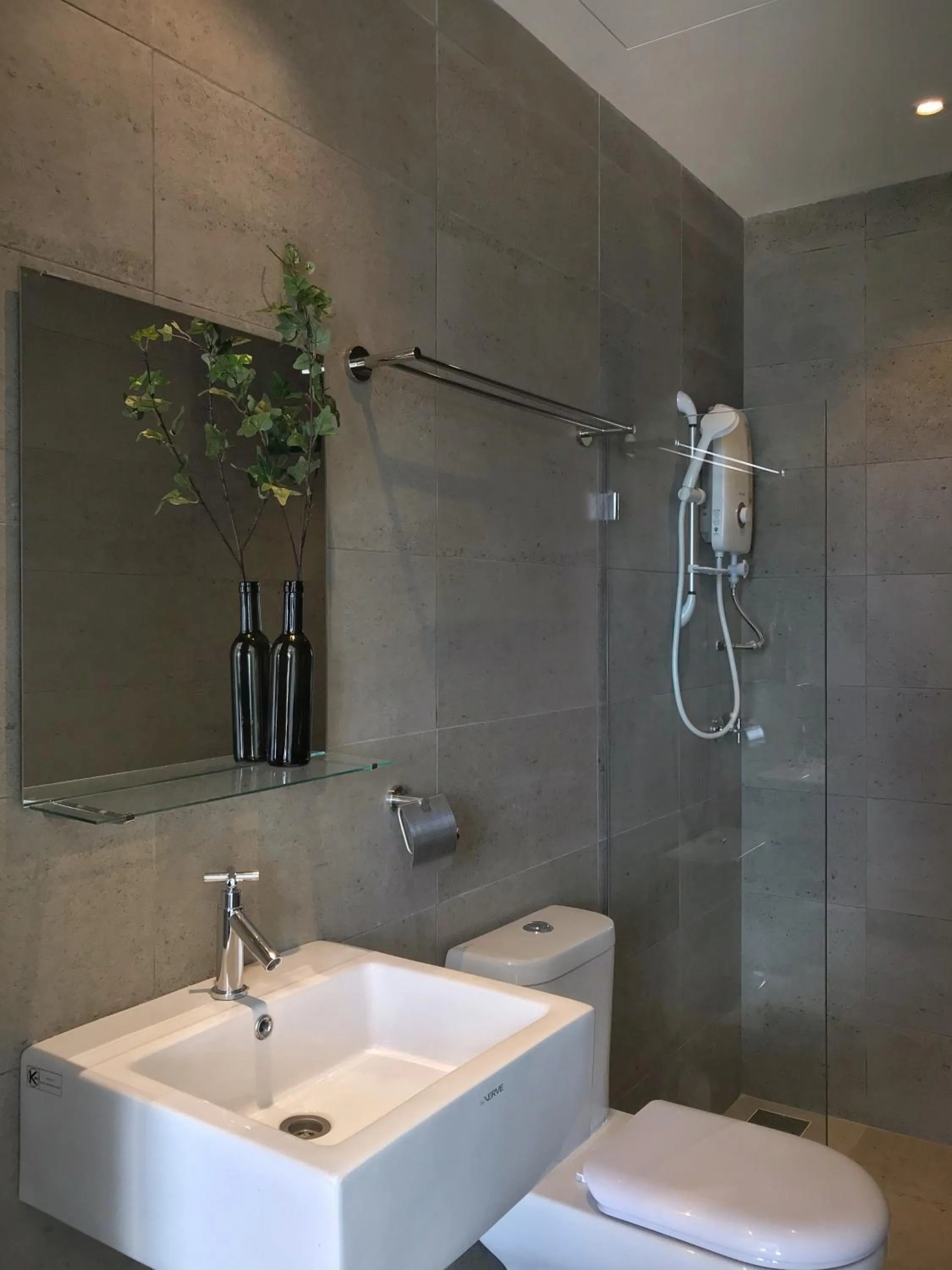 Kenwingston Square Garden By IdealHub