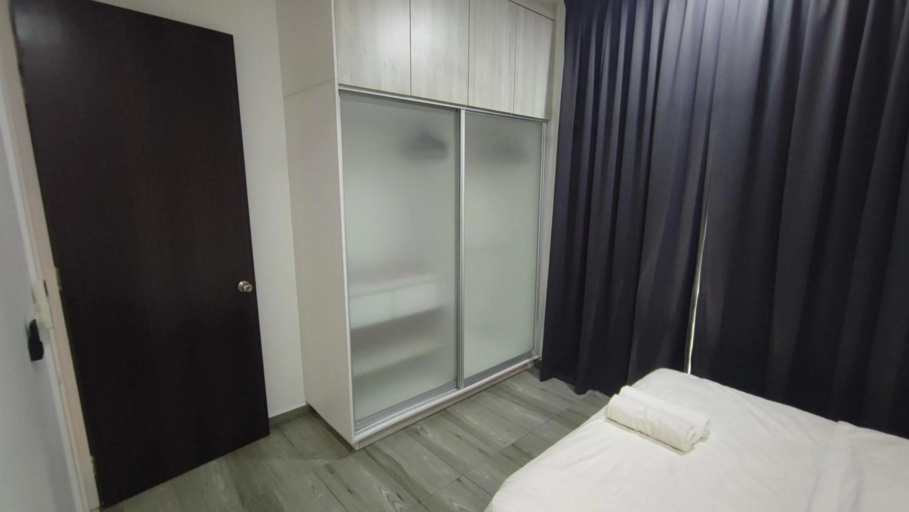 Bed in Kenwingston Square Garden By IdealHub