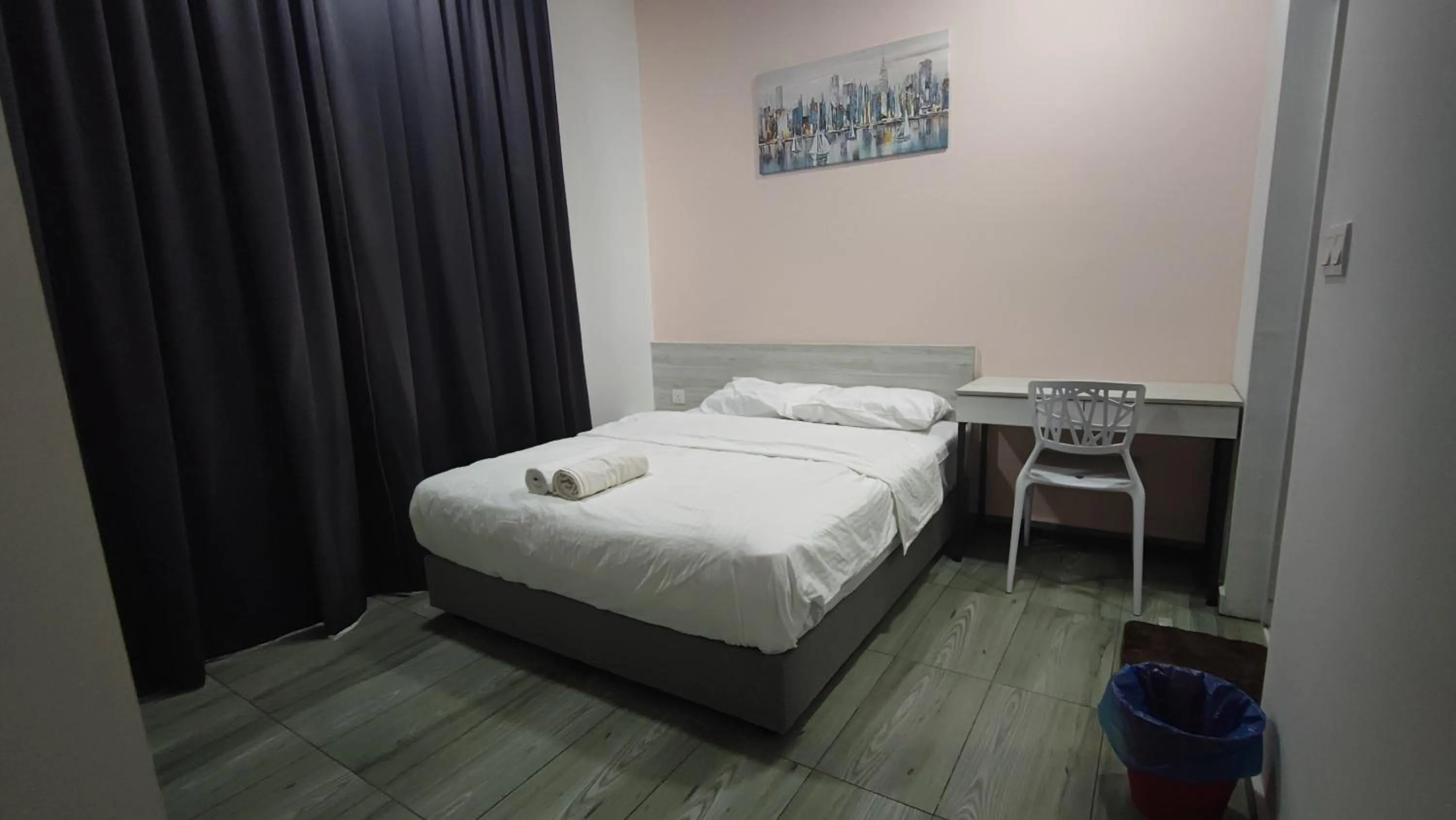 Bed in Kenwingston Square Garden By IdealHub