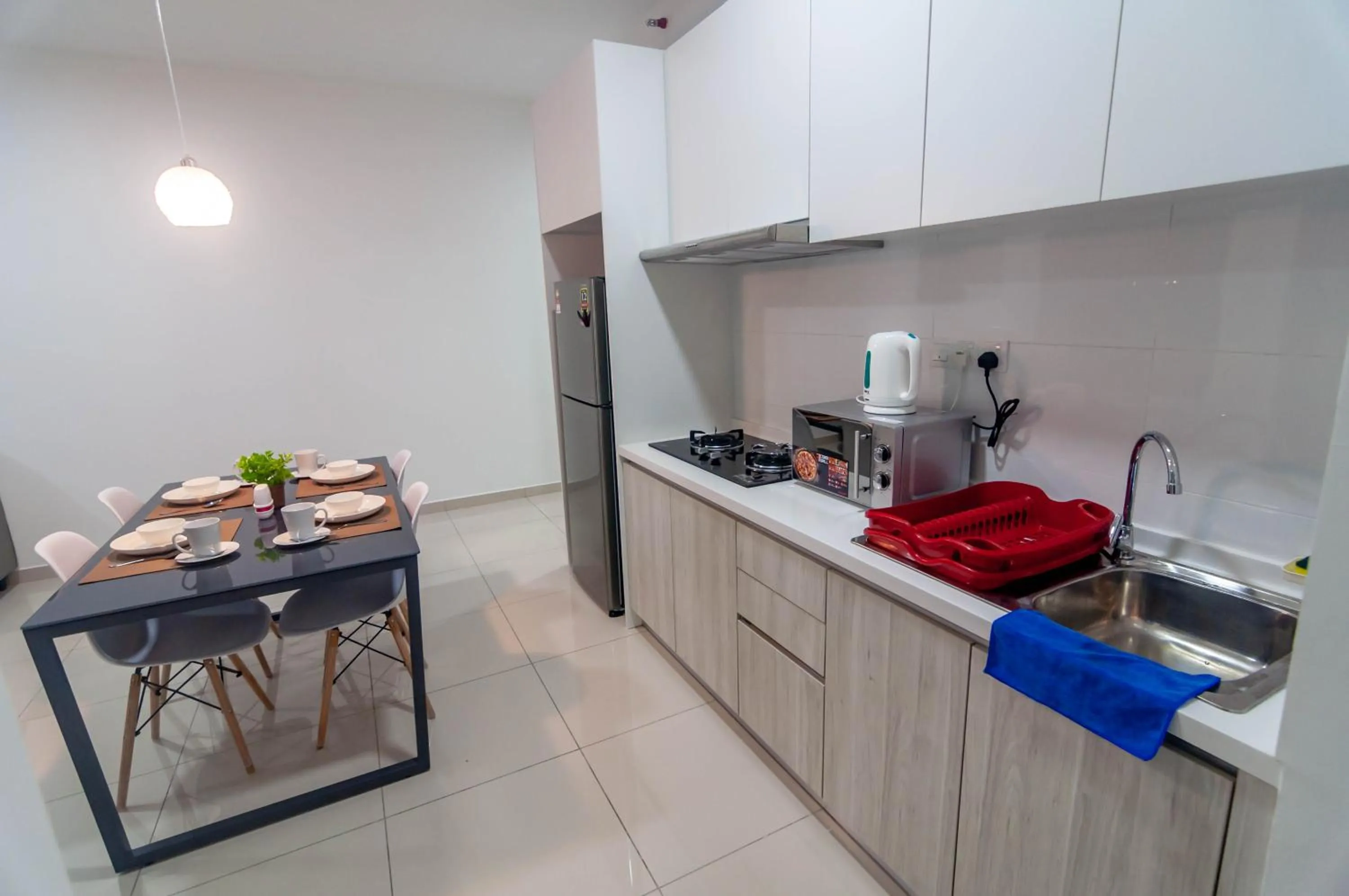 Kenwingston Square Garden By IdealHub