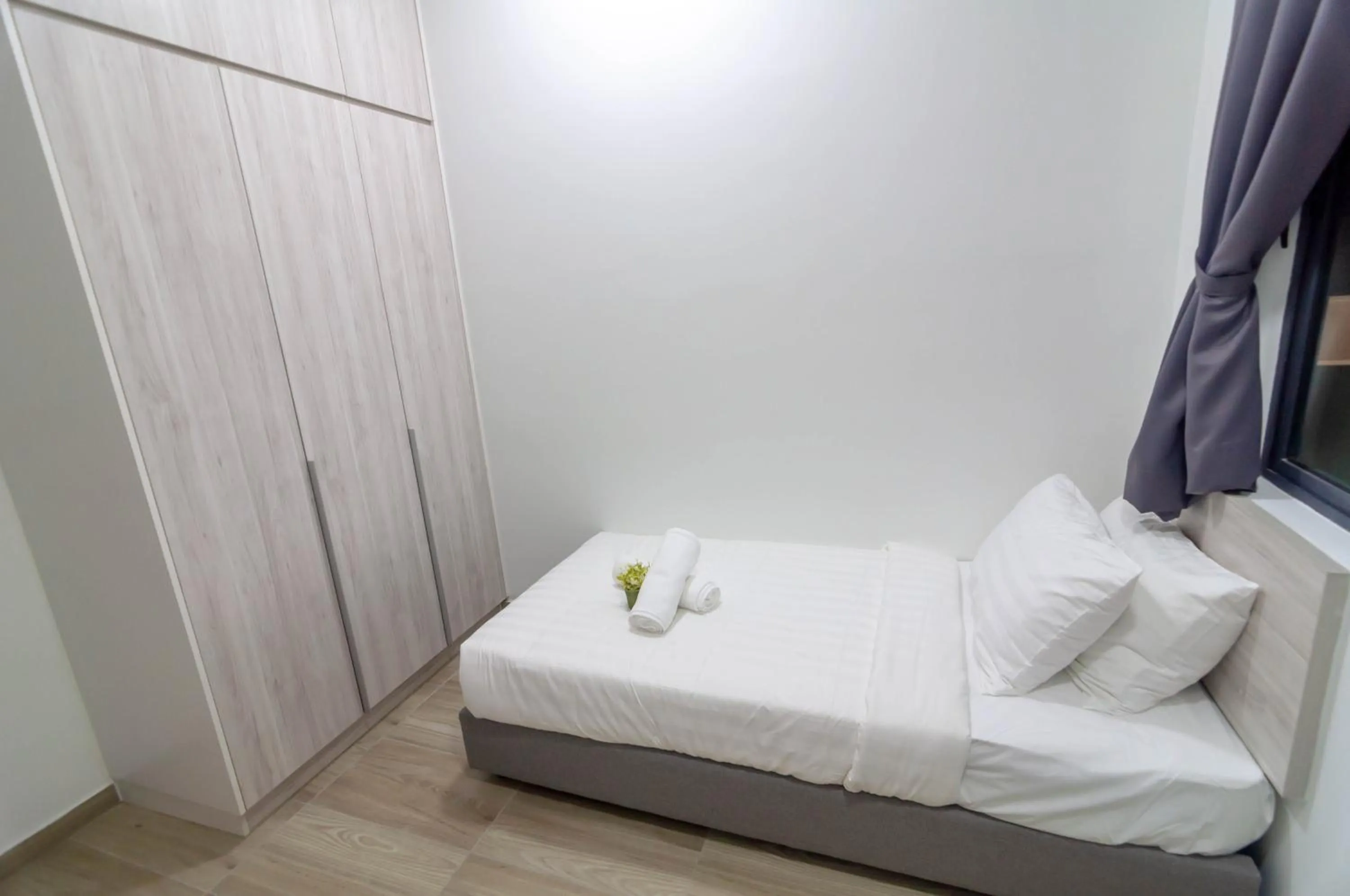 Bed in Kenwingston Square Garden By IdealHub