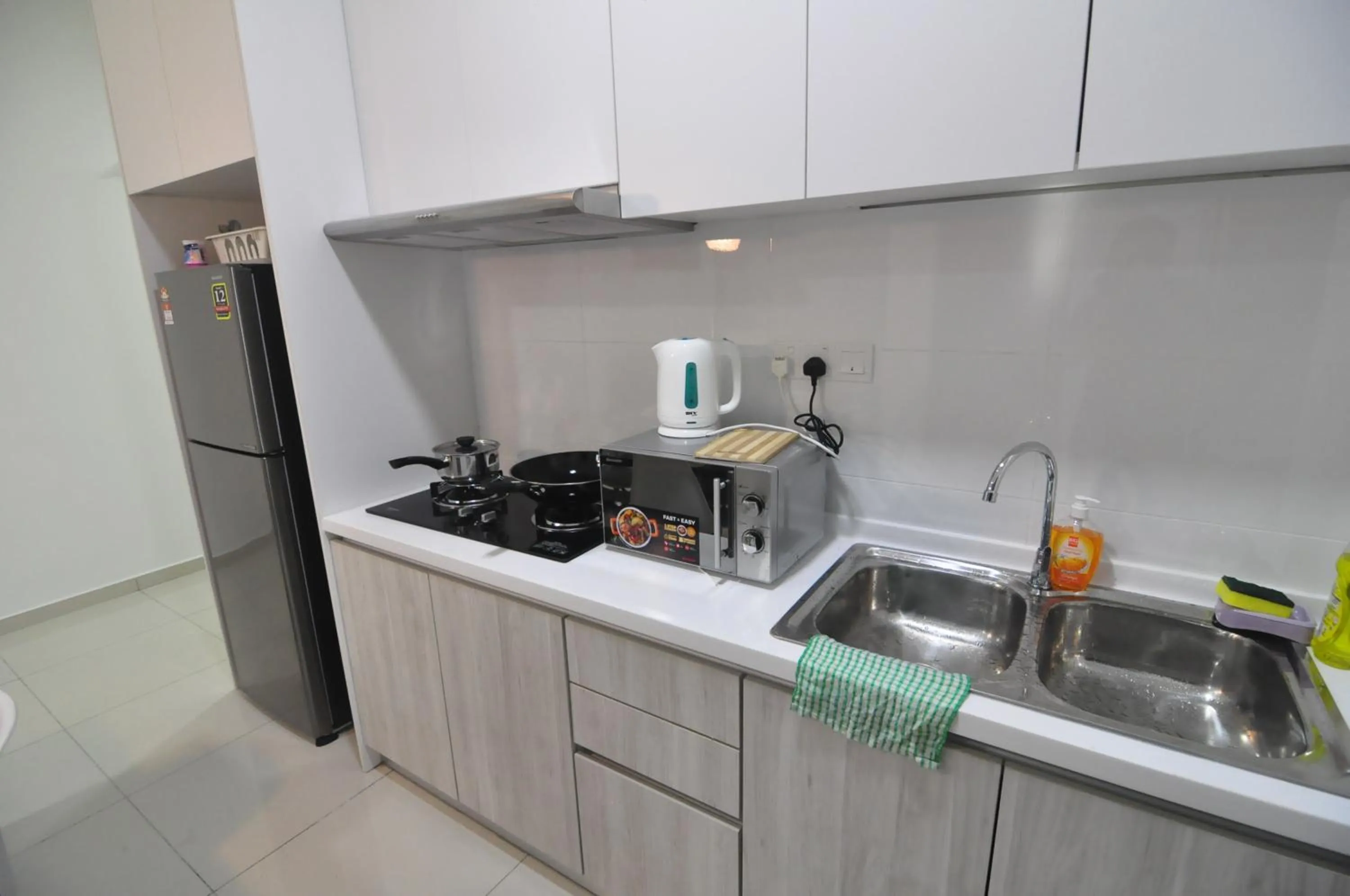 Kenwingston Square Garden By IdealHub