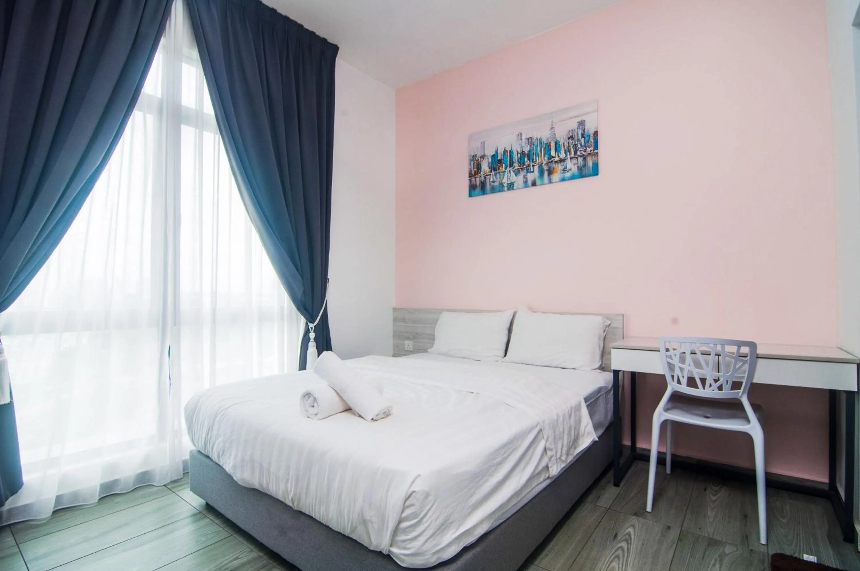 Bed in Kenwingston Square Garden By IdealHub