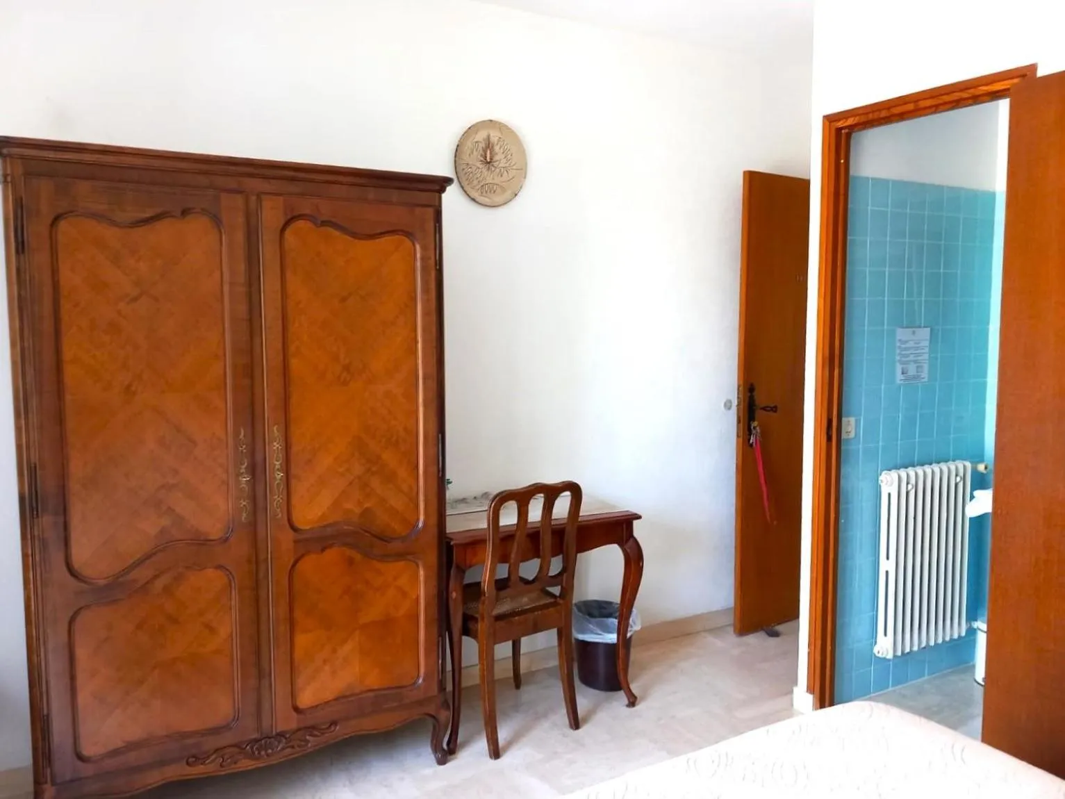 wardrobe in Hôtel Cap Soleil