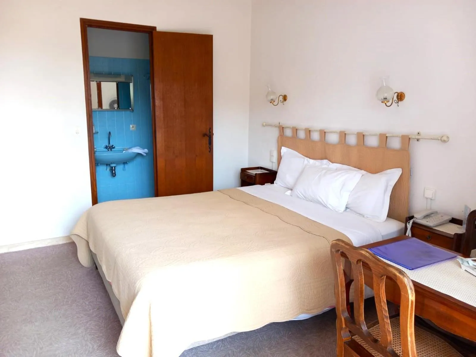 Bed in Hôtel Cap Soleil