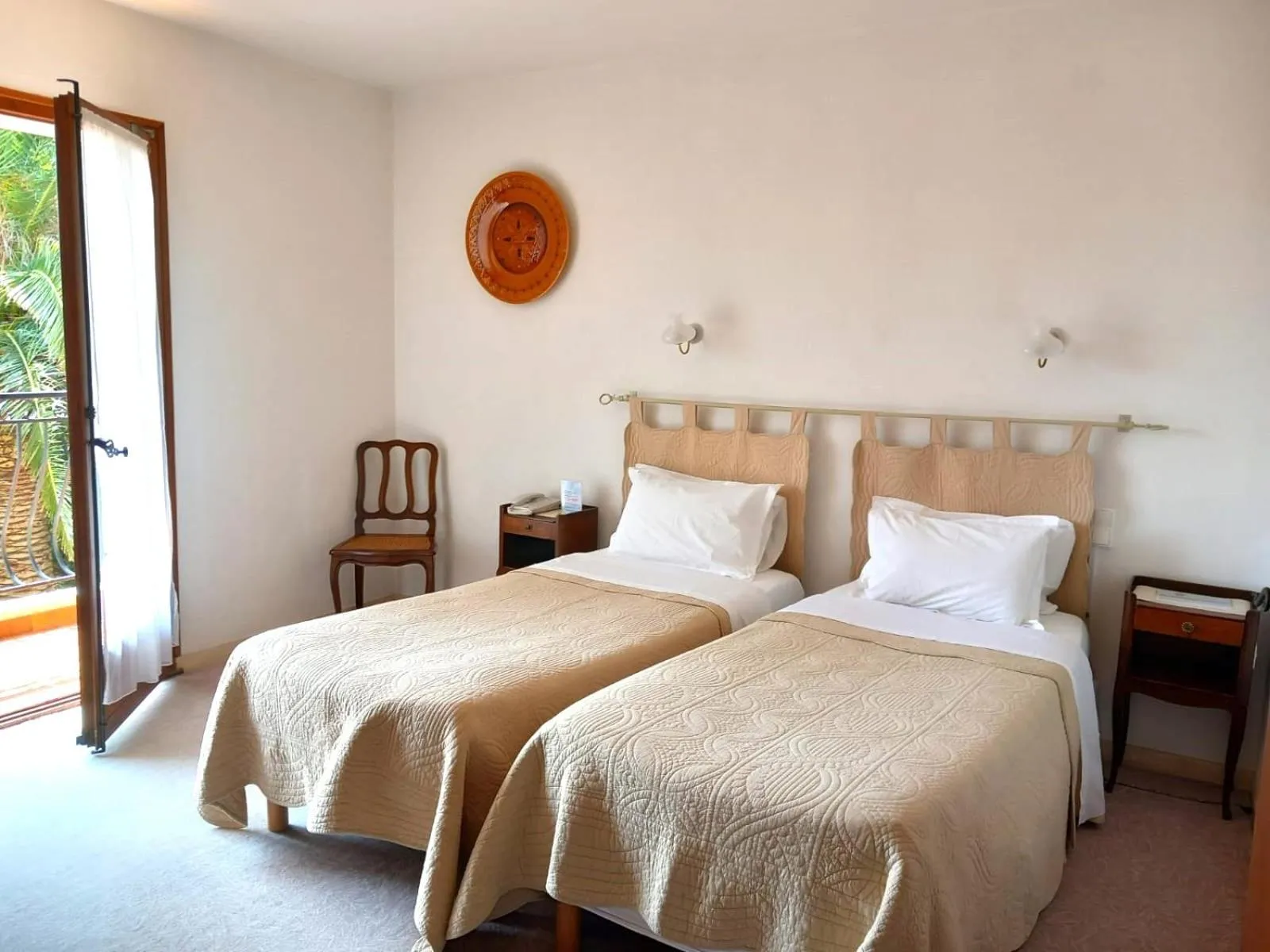 Bed in Hôtel Cap Soleil