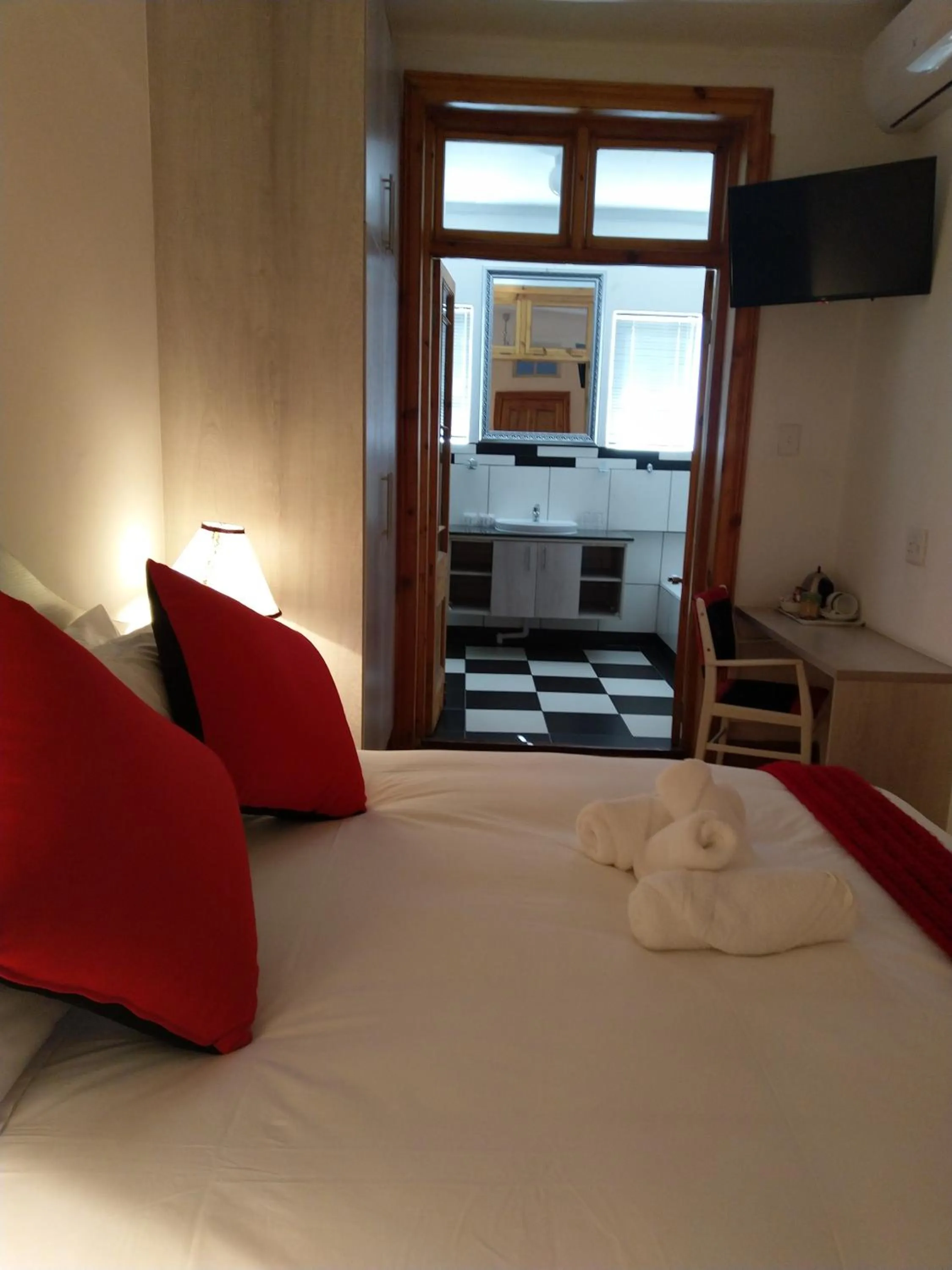 Bed in Savoy Hotel Beaufort-West