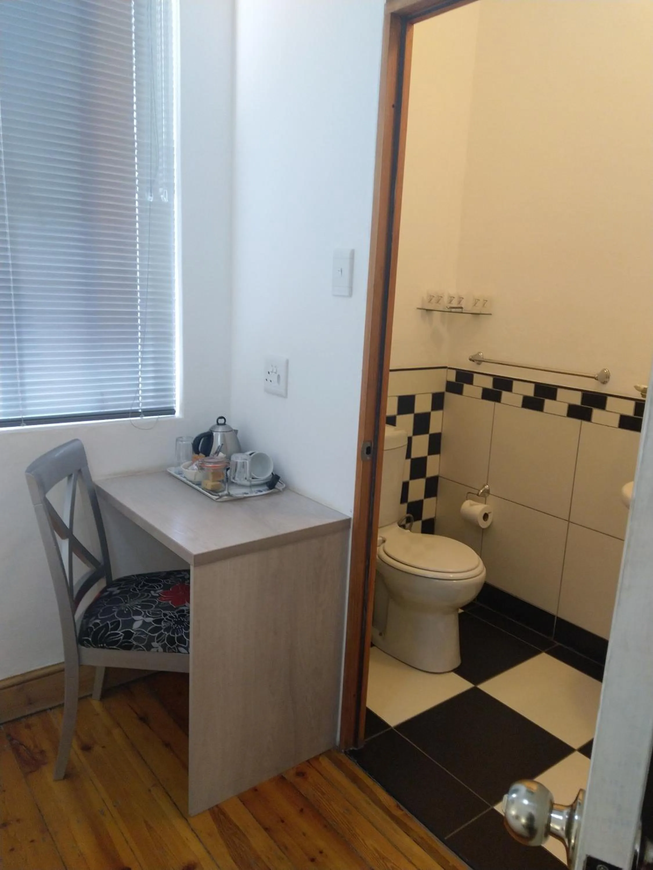 Bathroom in Savoy Hotel Beaufort-West