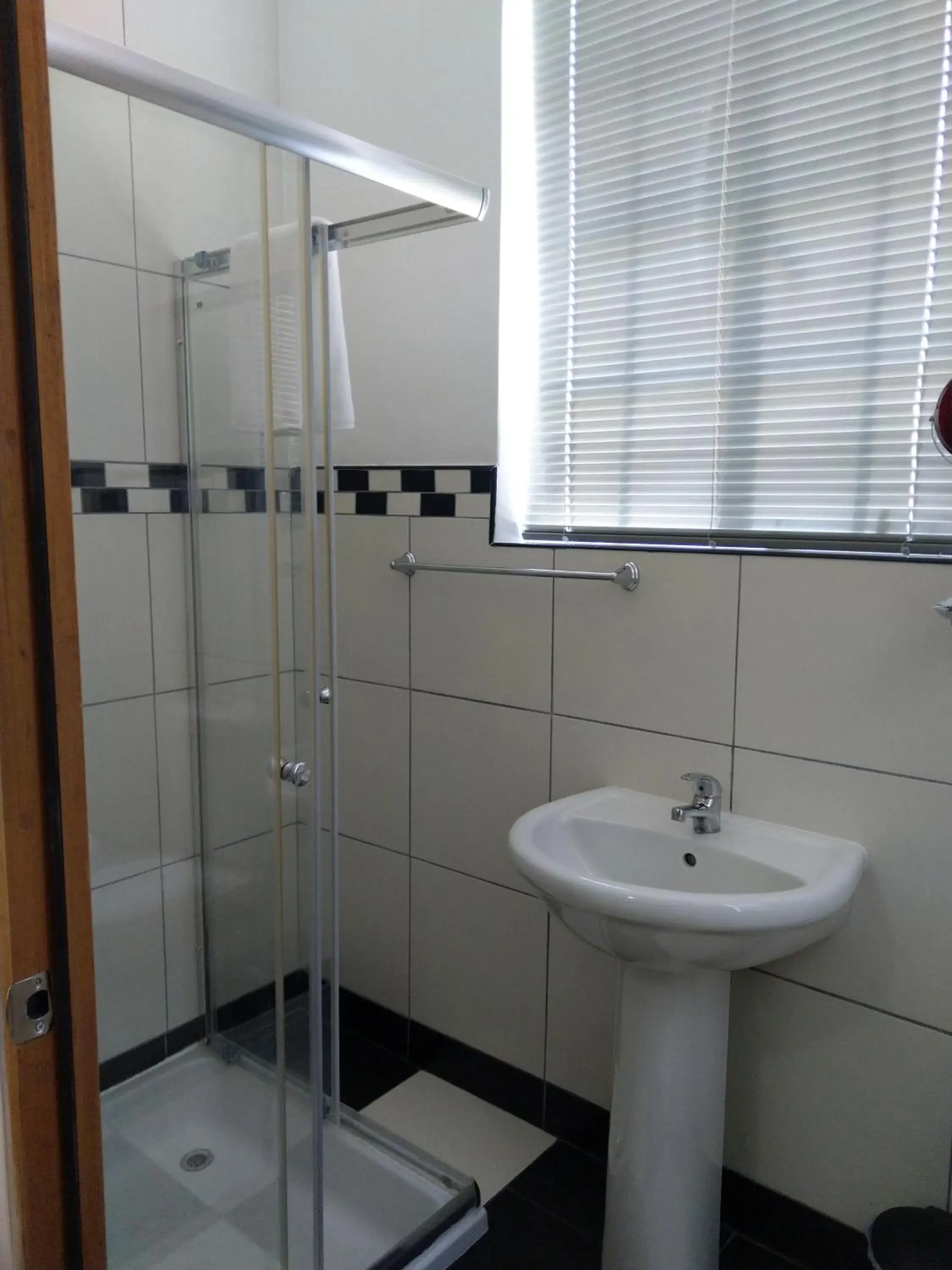 Budget Single Room - single occupancy in Savoy Hotel Beaufort-West Budget Single Room - single occupancy in Savoy Hotel Beaufort-West