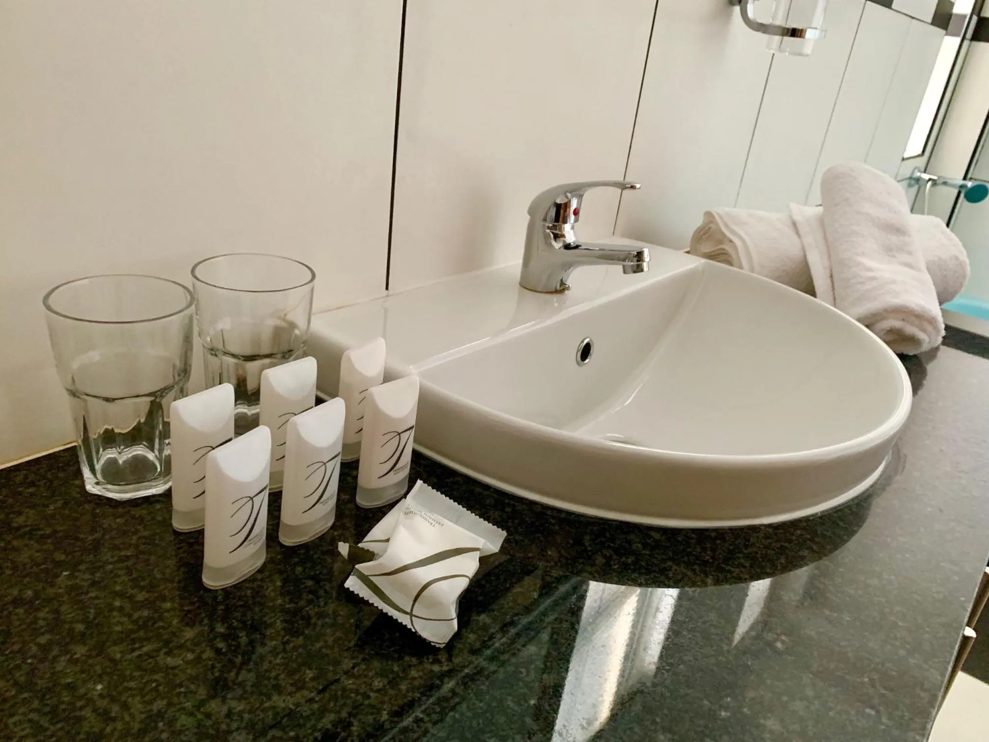 Bathroom in Savoy Hotel Beaufort-West