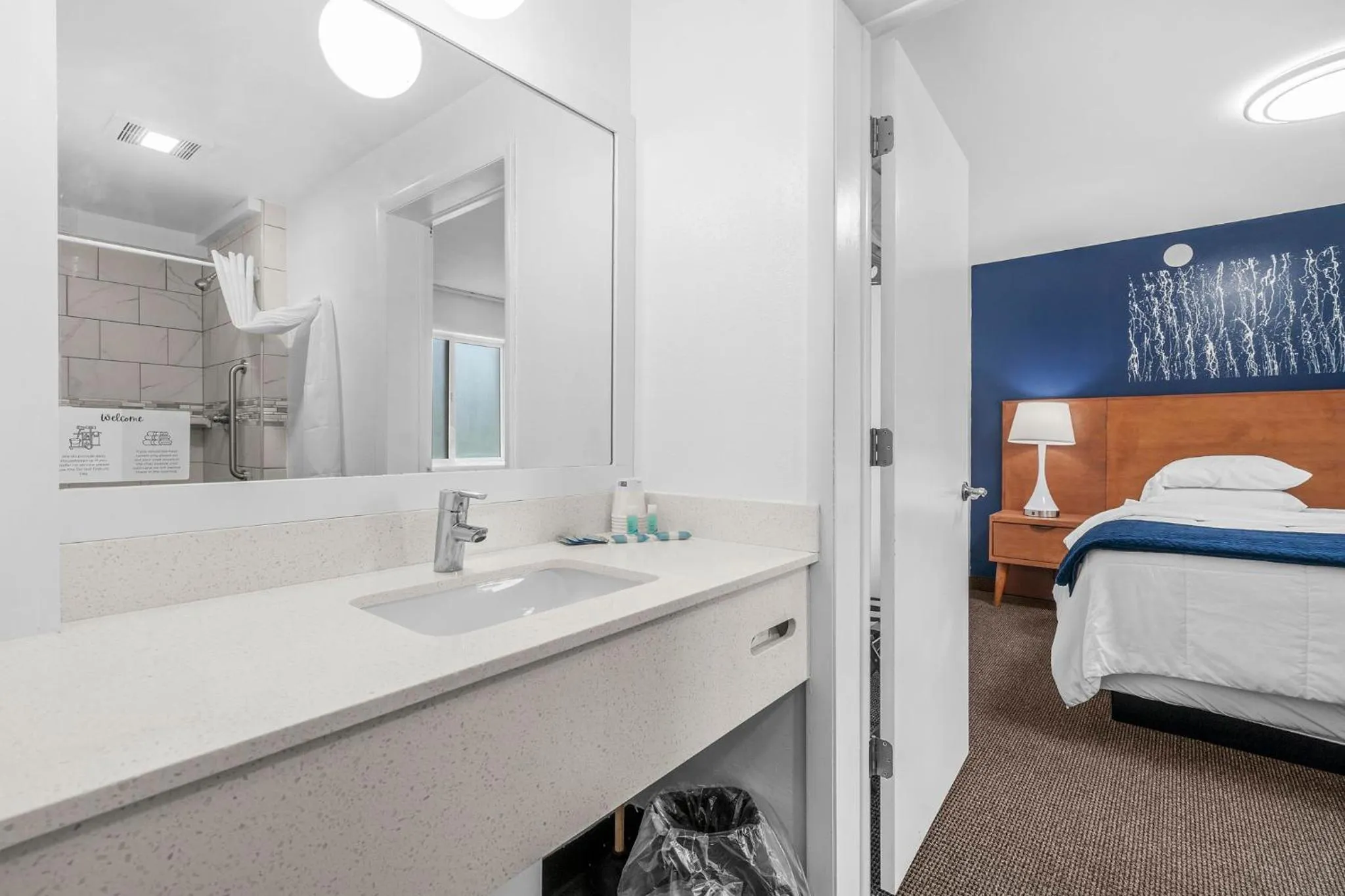 Bathroom, Bed in Starlite Resort