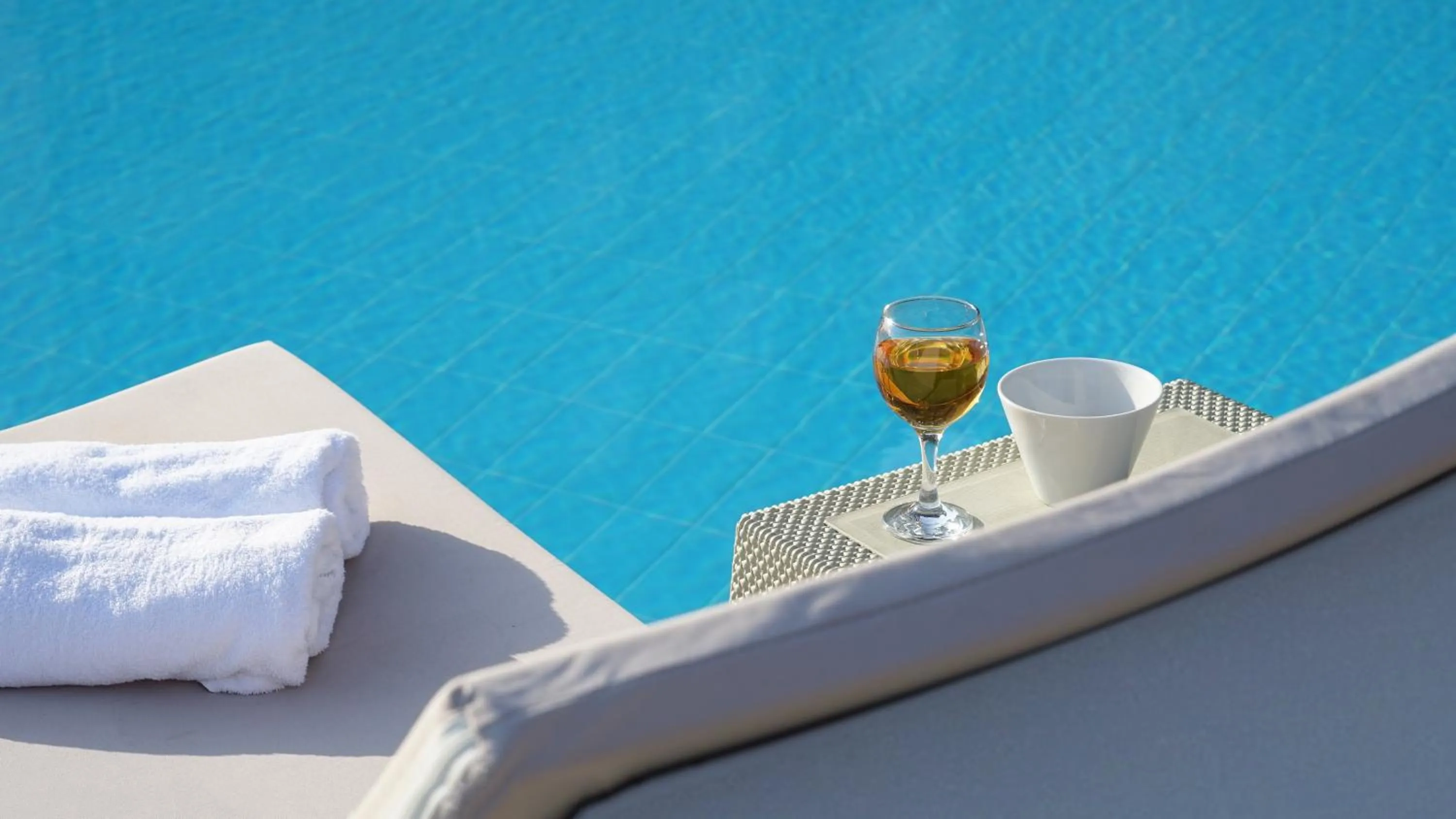 Swimming pool in MENE SUITES