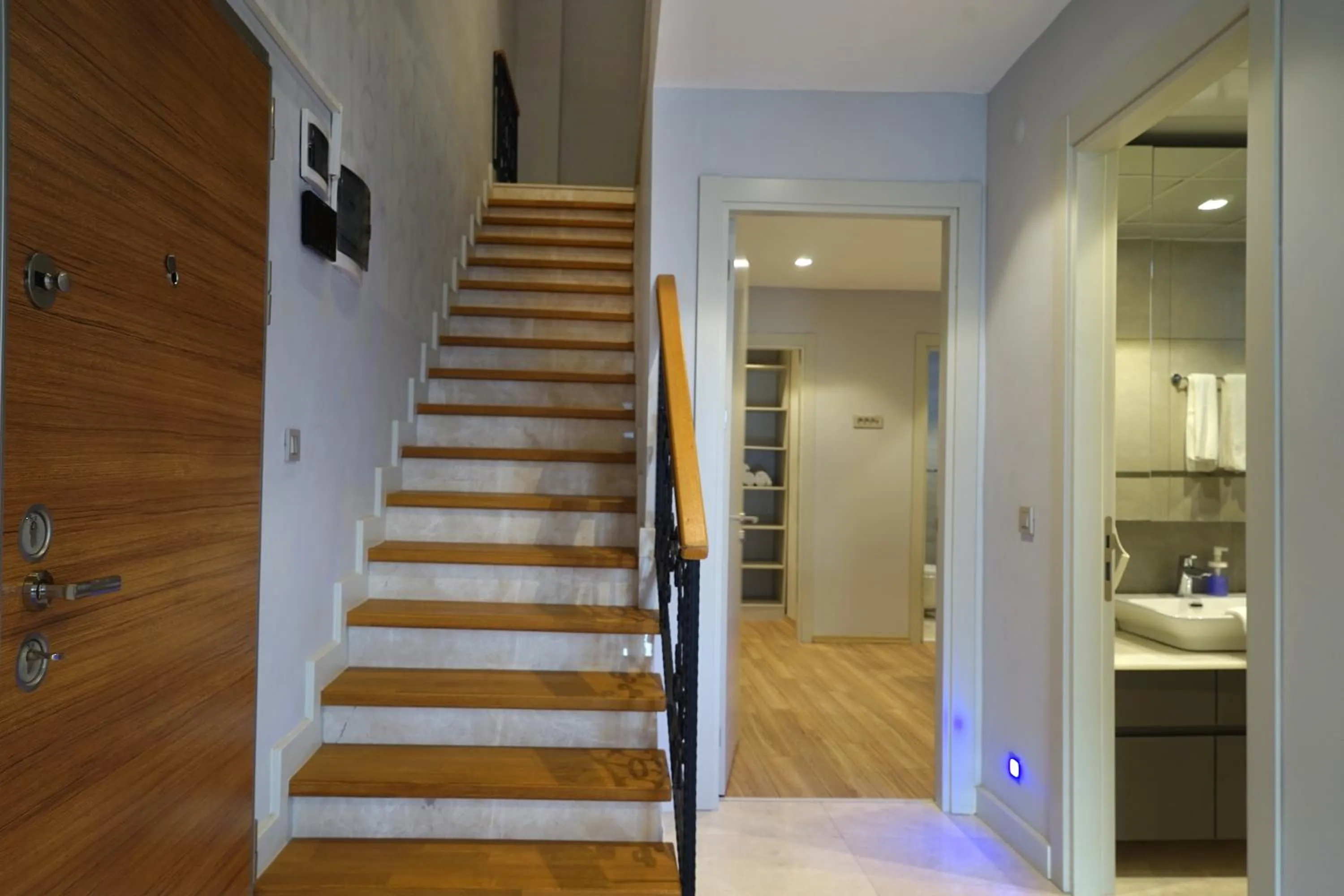 Facade/entrance in MENE SUITES