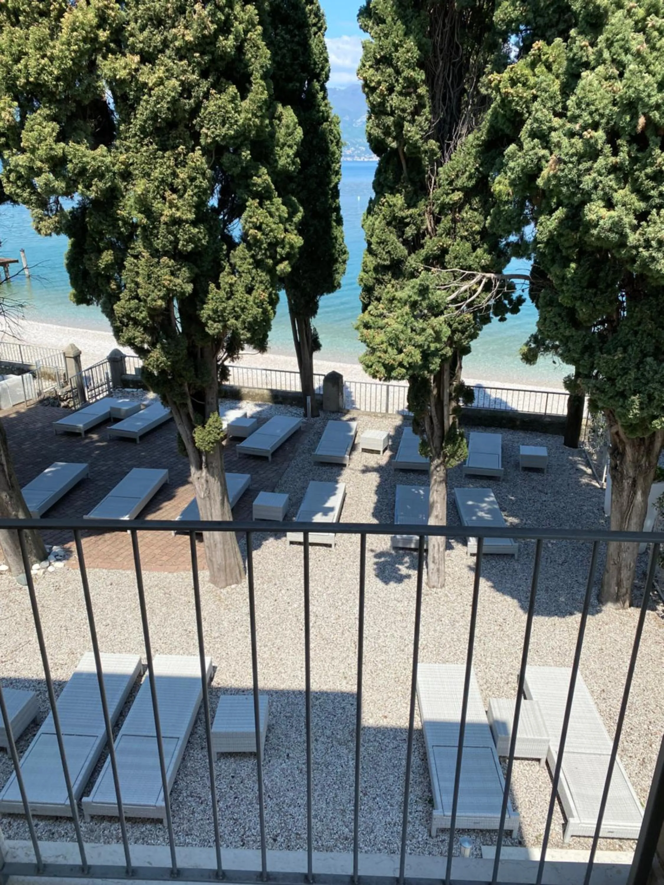 Lake view in Hotel Baia dei Pini