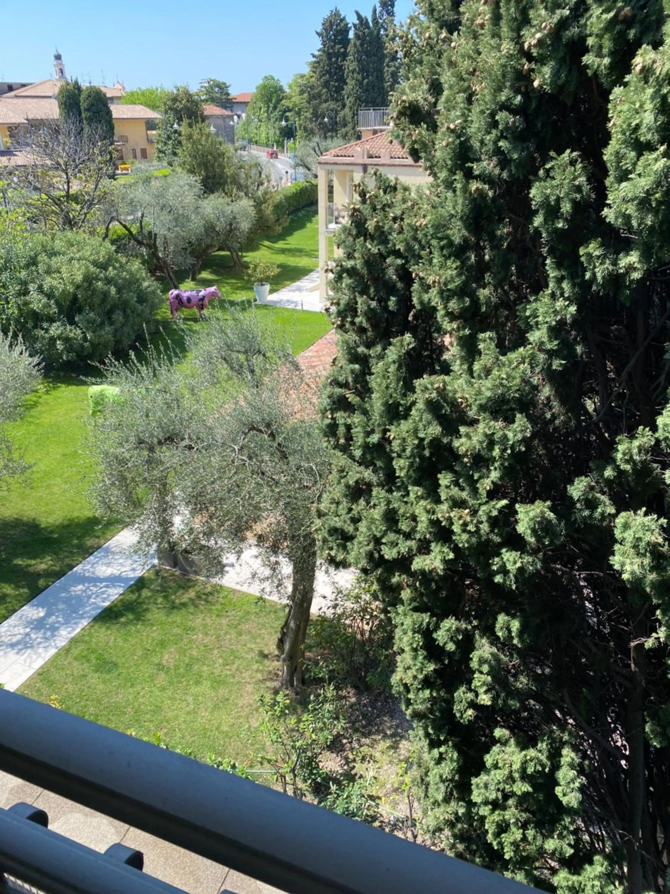 Garden view in Hotel Baia dei Pini