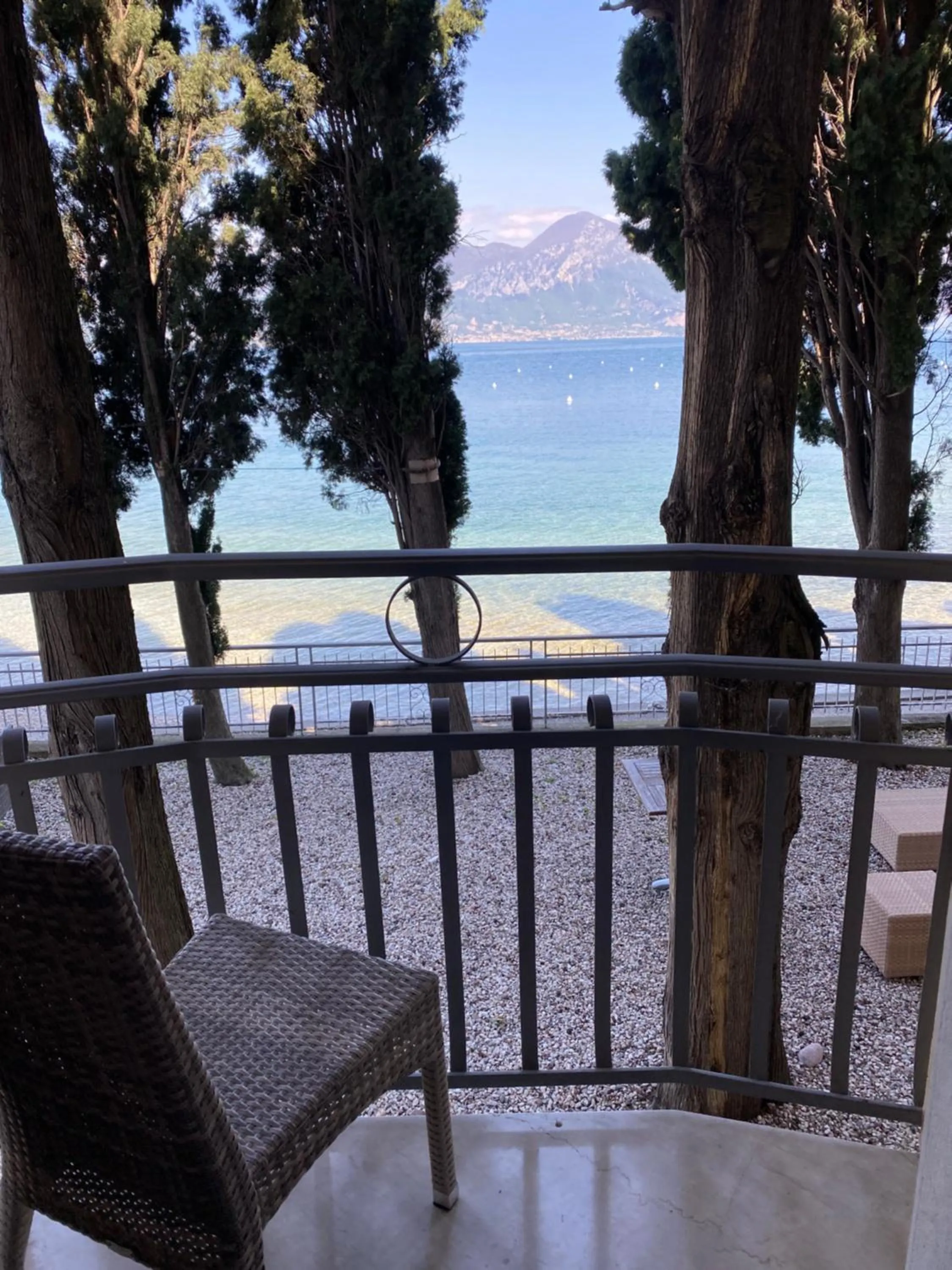 Lake view in Hotel Baia dei Pini