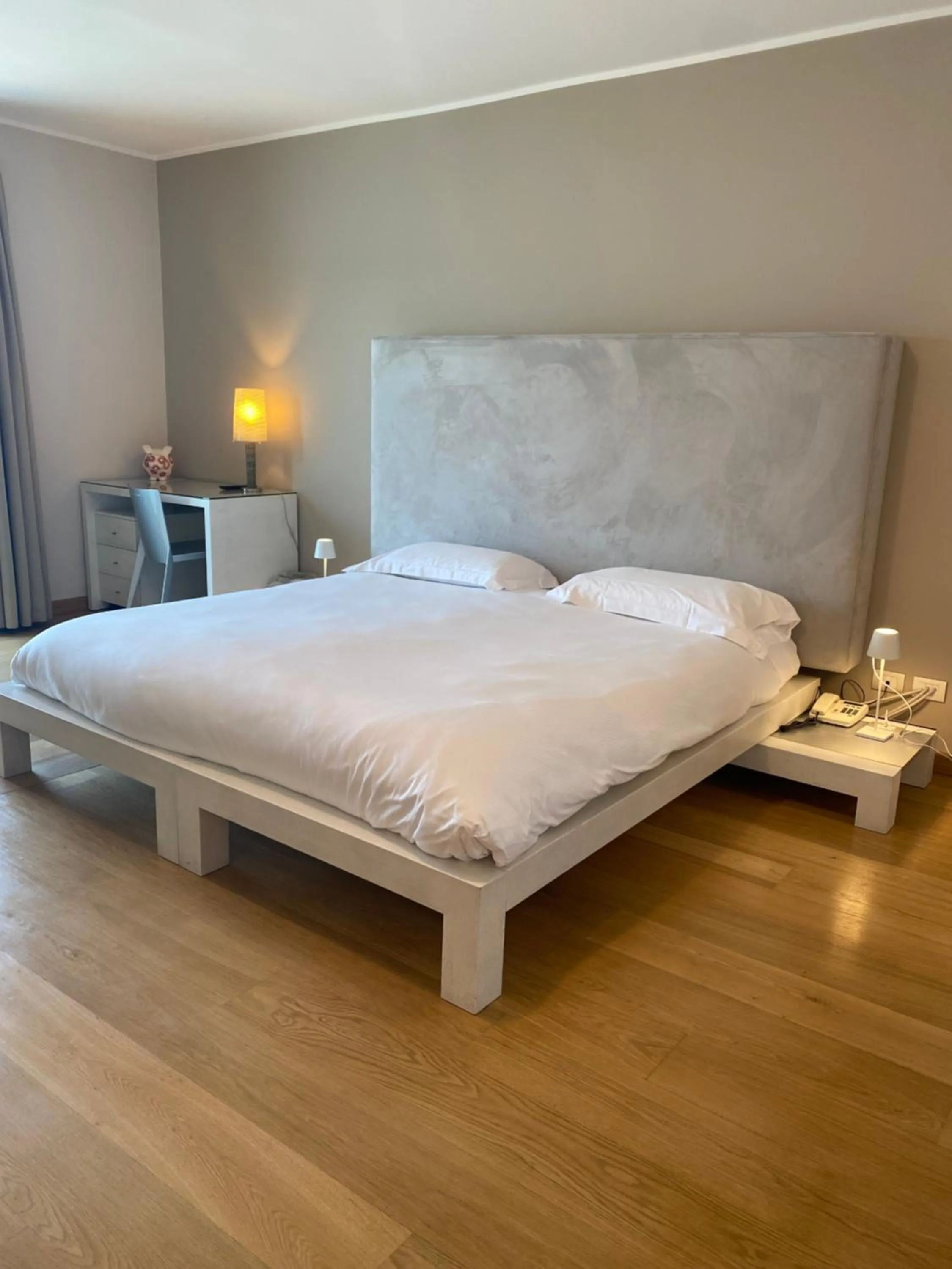 Lake view, Bed in Hotel Baia dei Pini