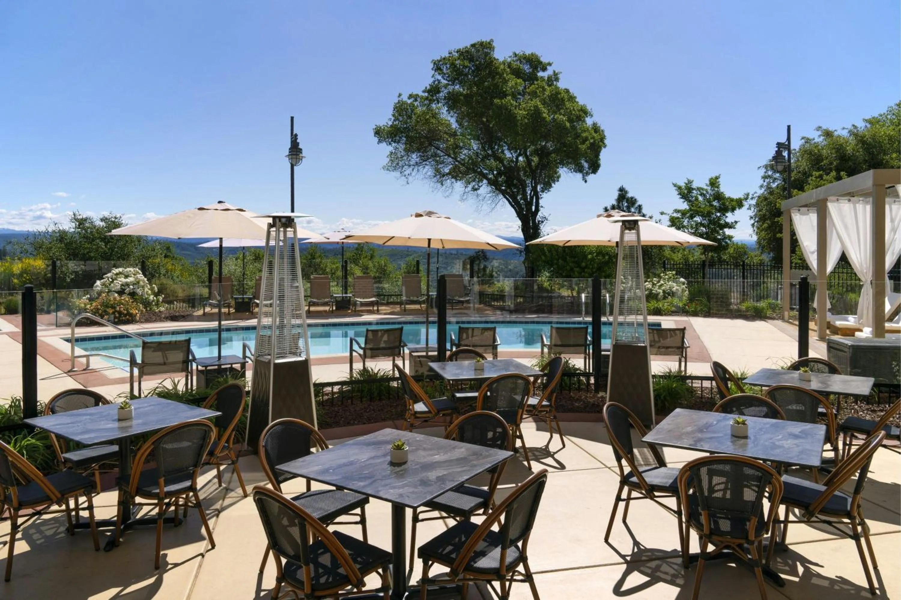 Swimming pool in Hotel Vista Sierra
