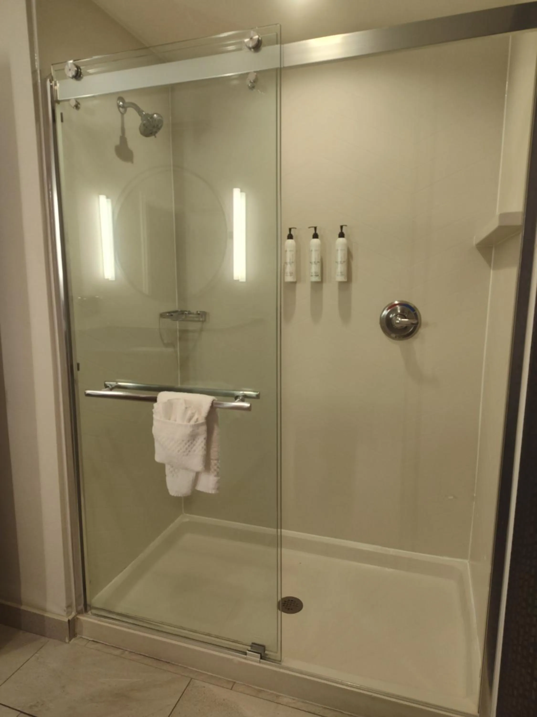 Bathroom in Fairfield Inn & Suites by Marriott Gainesville I-35