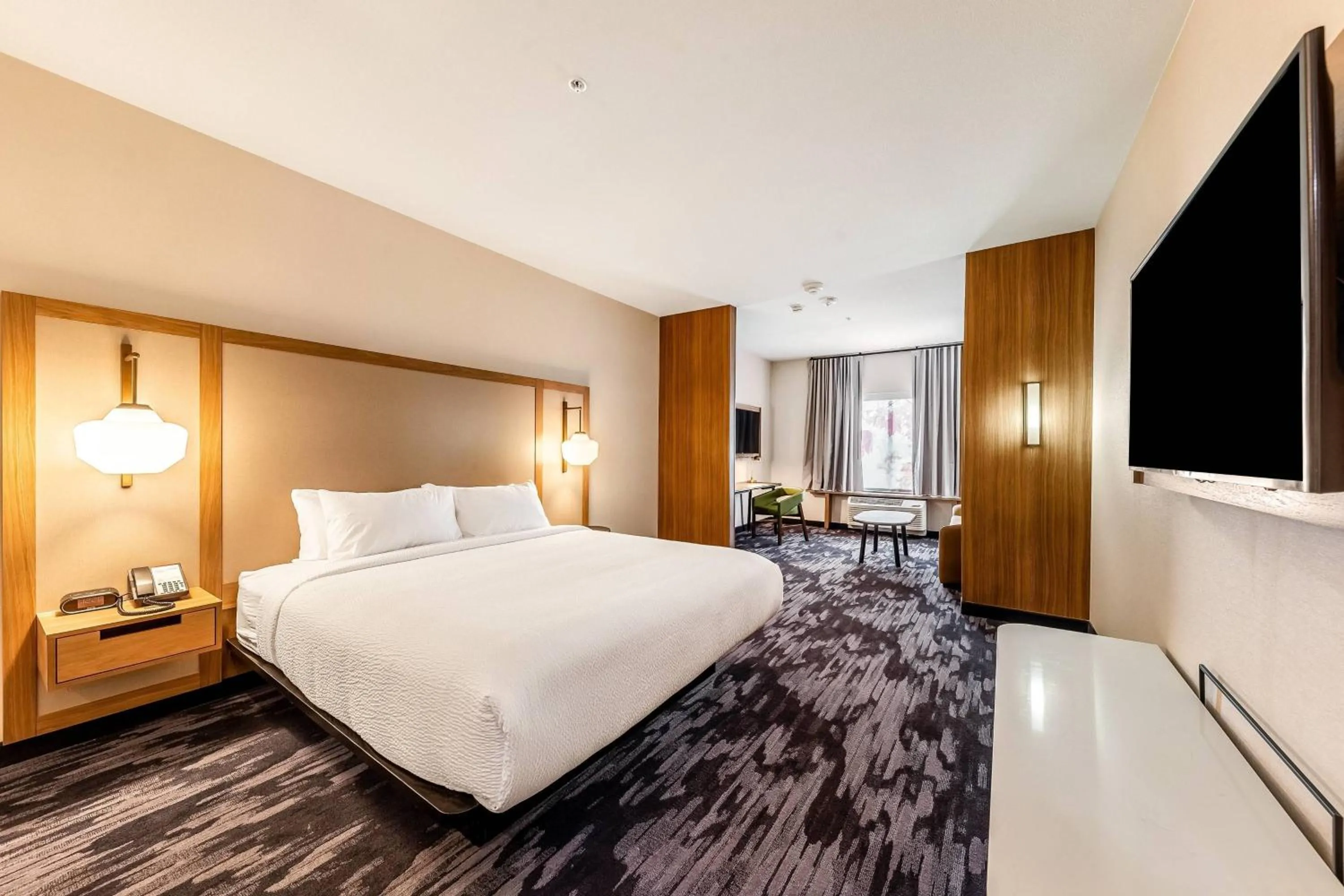 Photo of the whole room, Bed in Fairfield Inn & Suites by Marriott Gainesville I-35