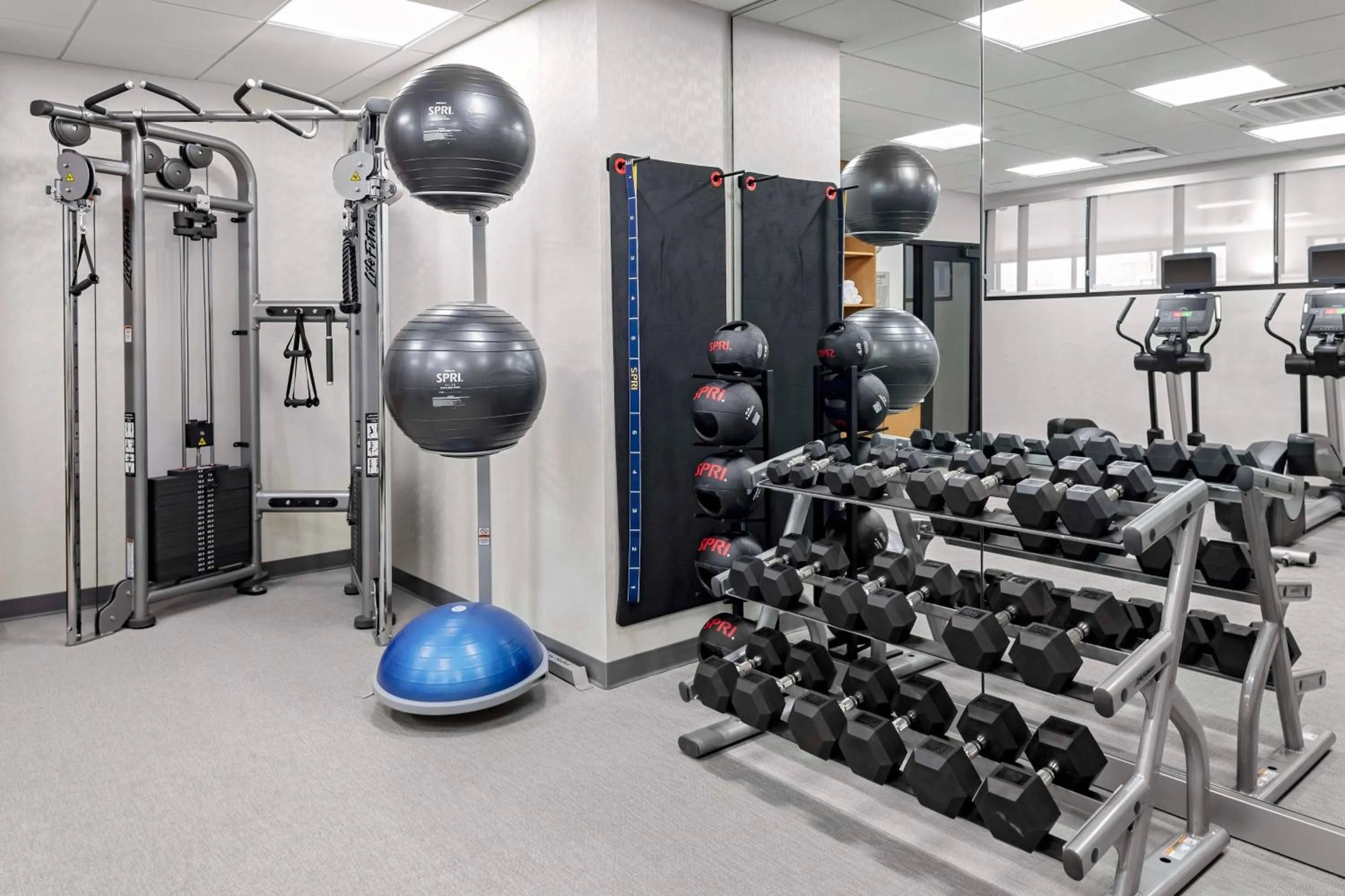 Fitness centre/facilities in SpringHill Suites by Marriott Kansas City Plaza