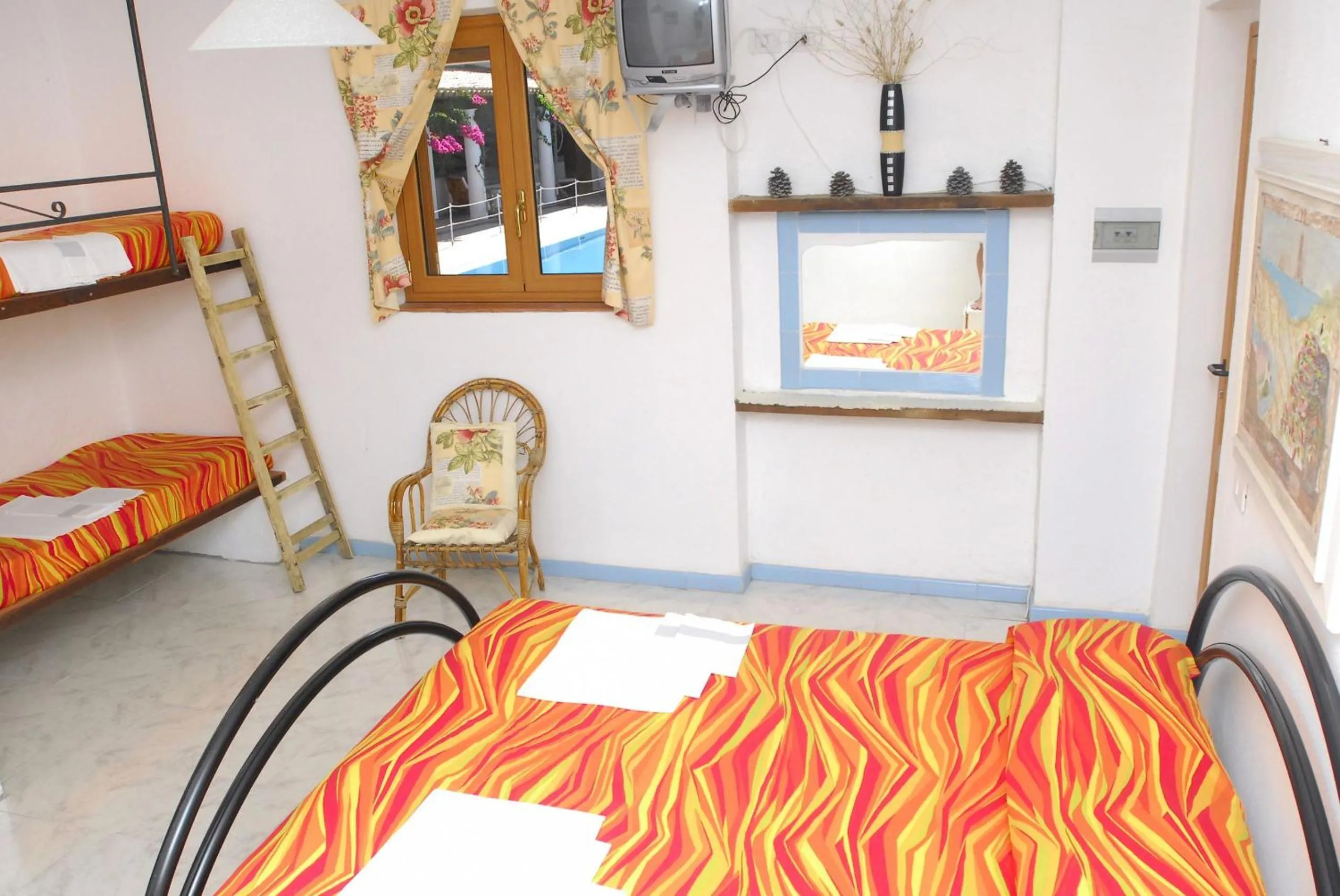 bunk bed, Bed in Villa Saracina