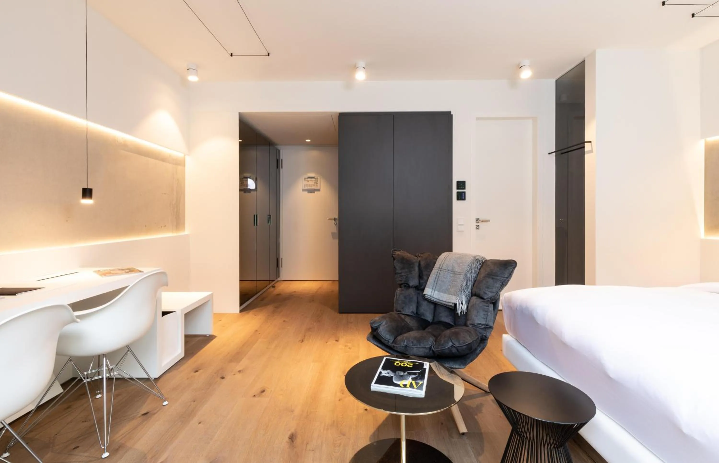 Photo of the whole room, Bed in KPM Hotel & Residences Berlin, a Member of Design Hotels