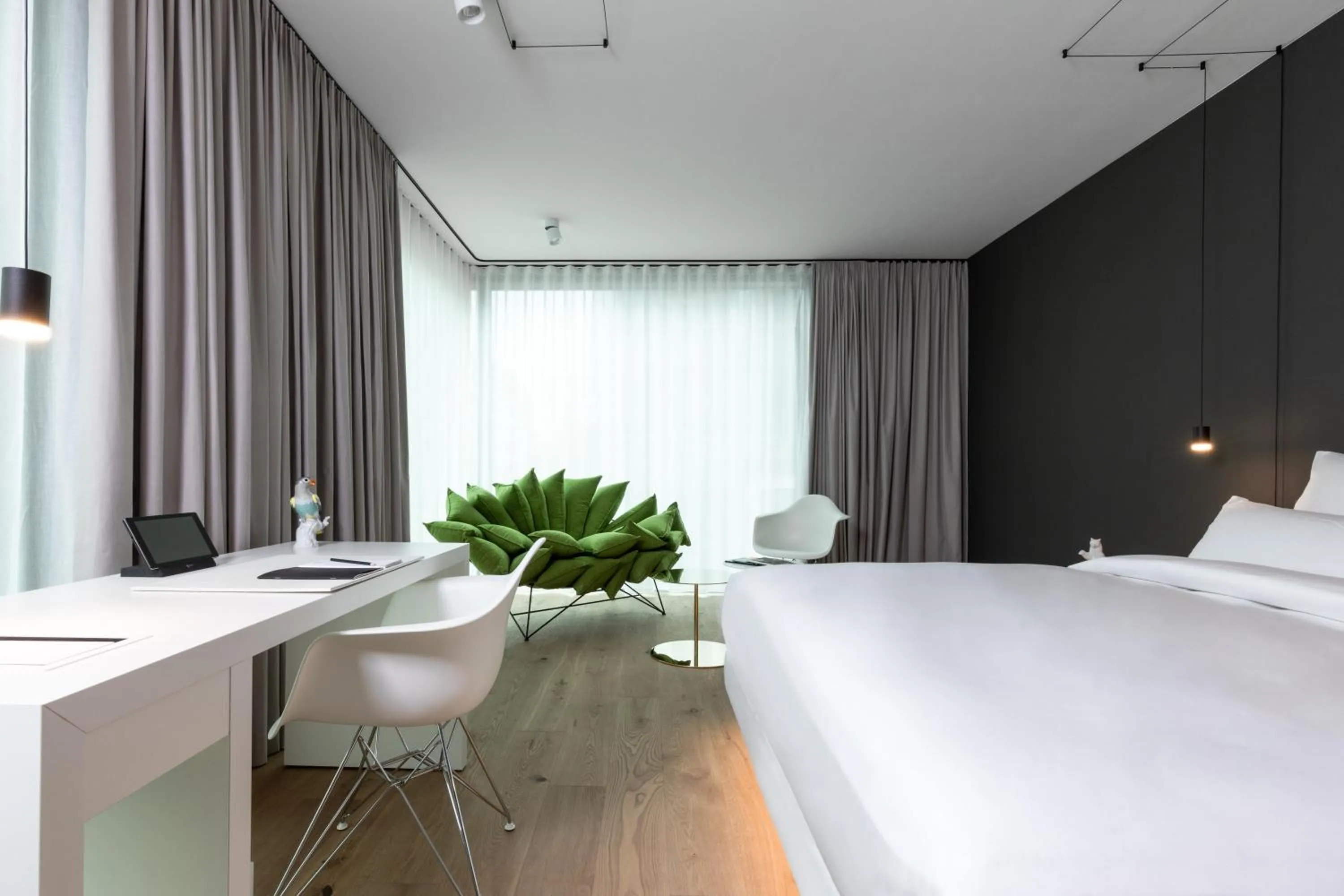 Bed in KPM Hotel & Residences Berlin, a Member of Design Hotels