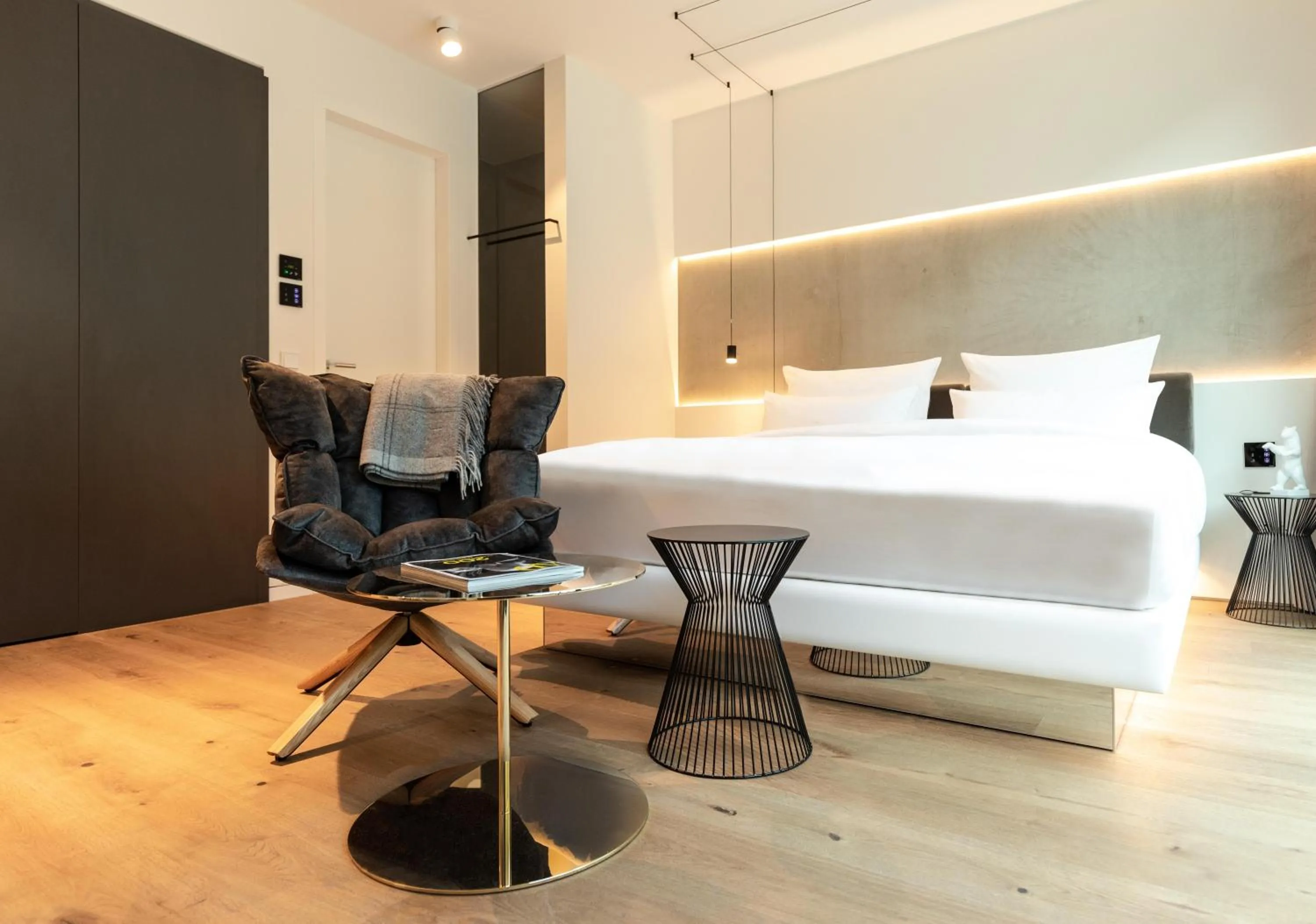 Photo of the whole room, Bed in KPM Hotel & Residences Berlin, a Member of Design Hotels