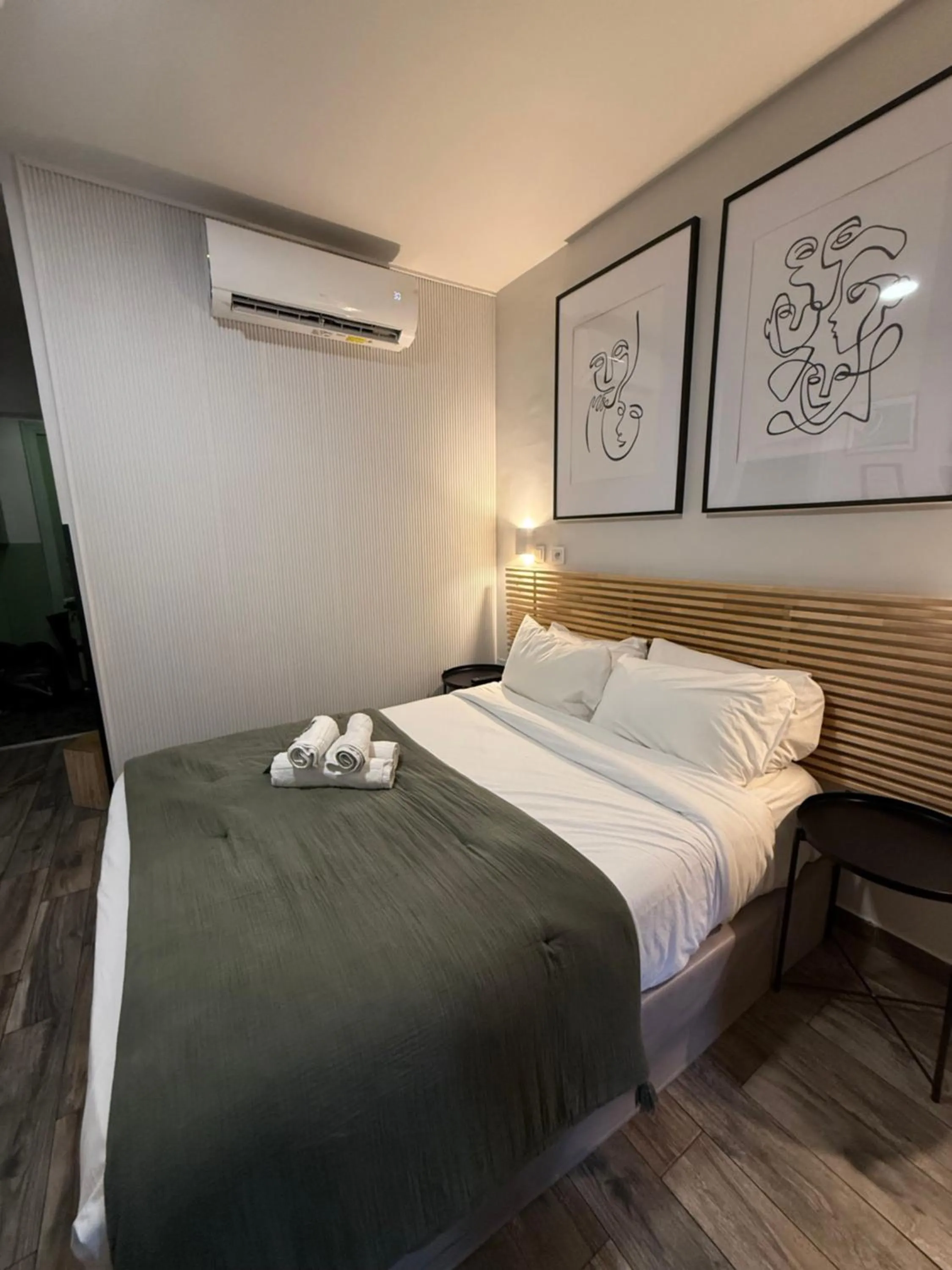 Bedroom, Bed in Hotel de Berne