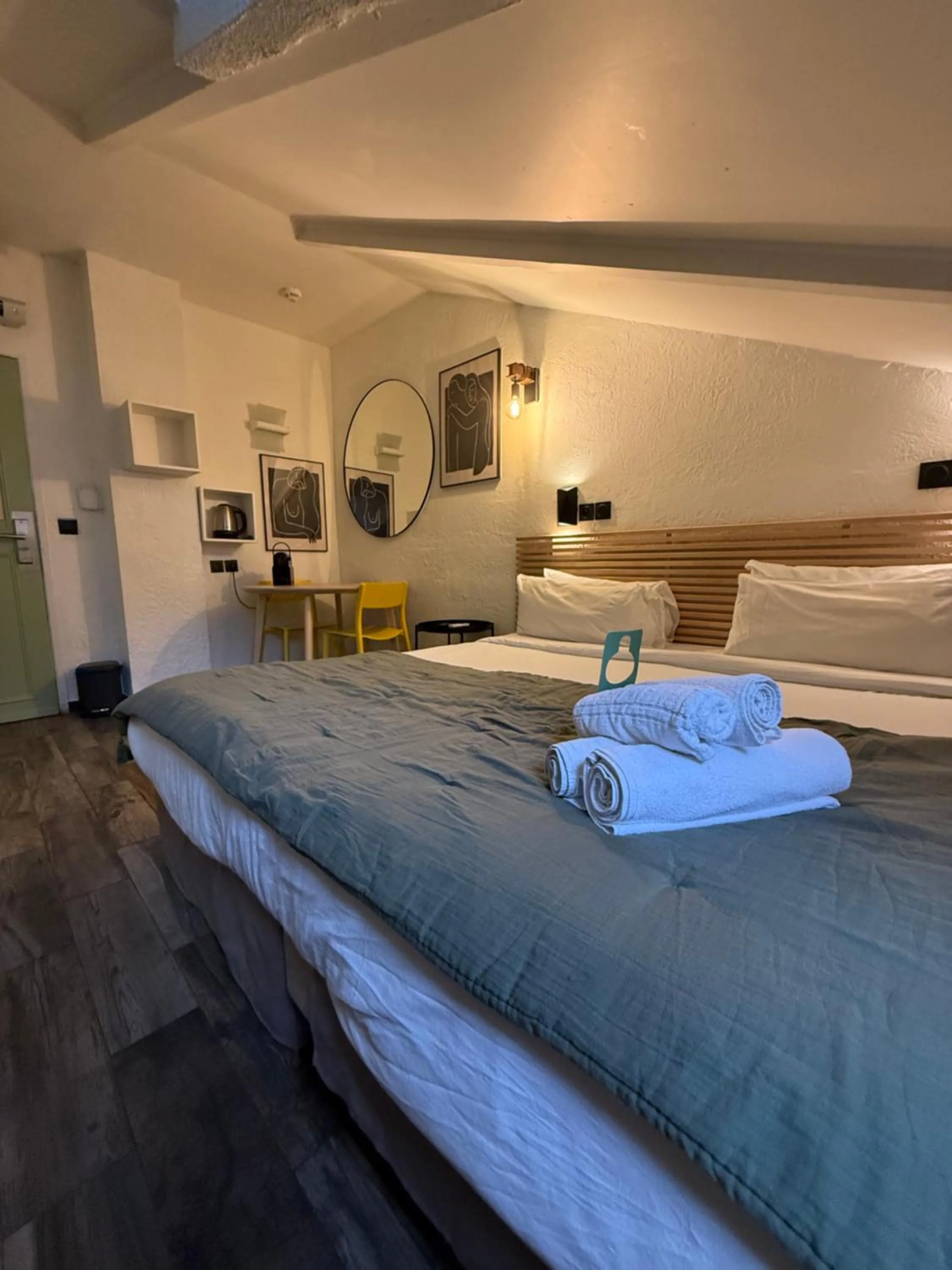 Bed in Hotel de Berne