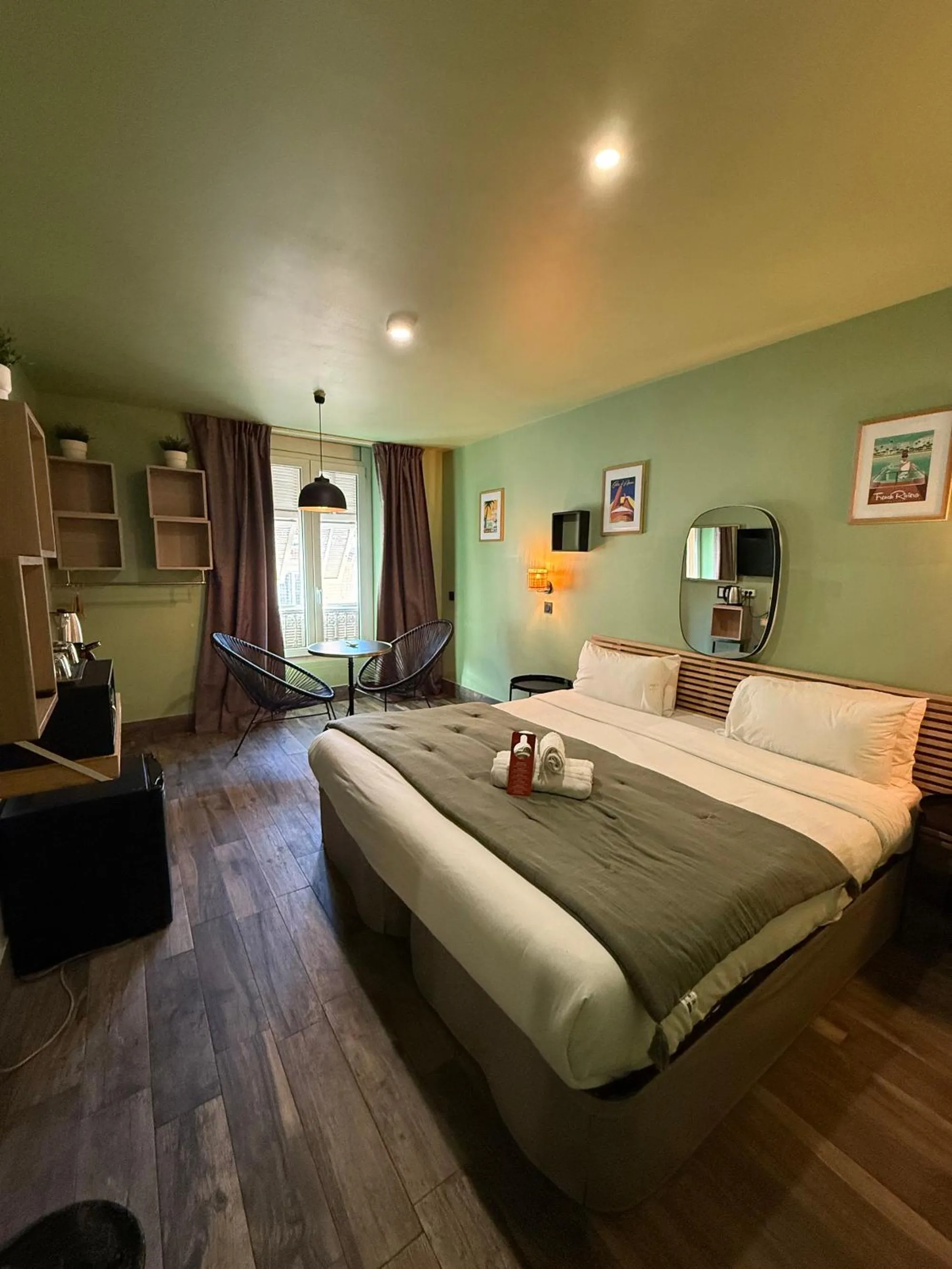 Photo of the whole room, Bed in Hotel de Berne