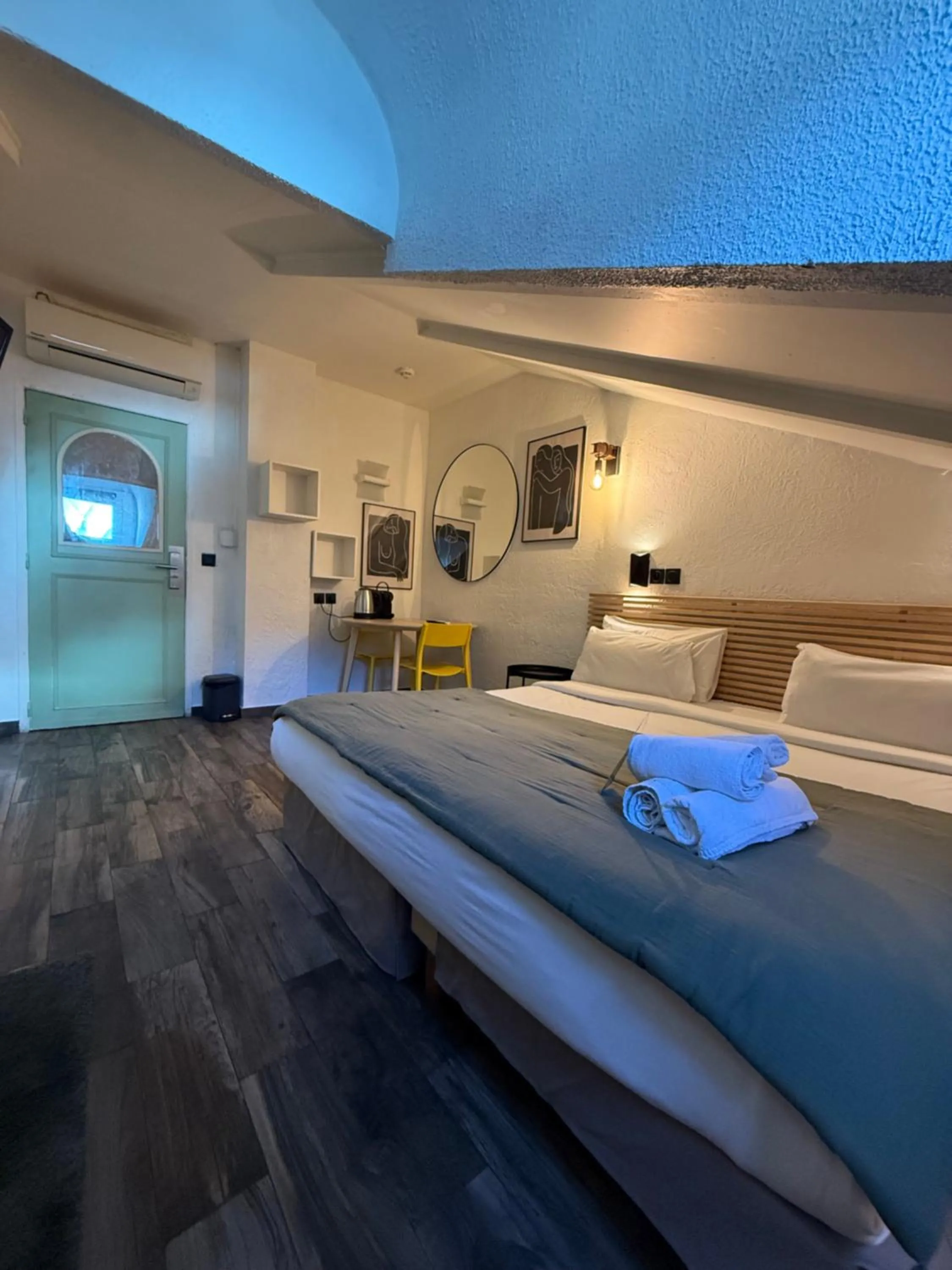 Bed in Hotel de Berne