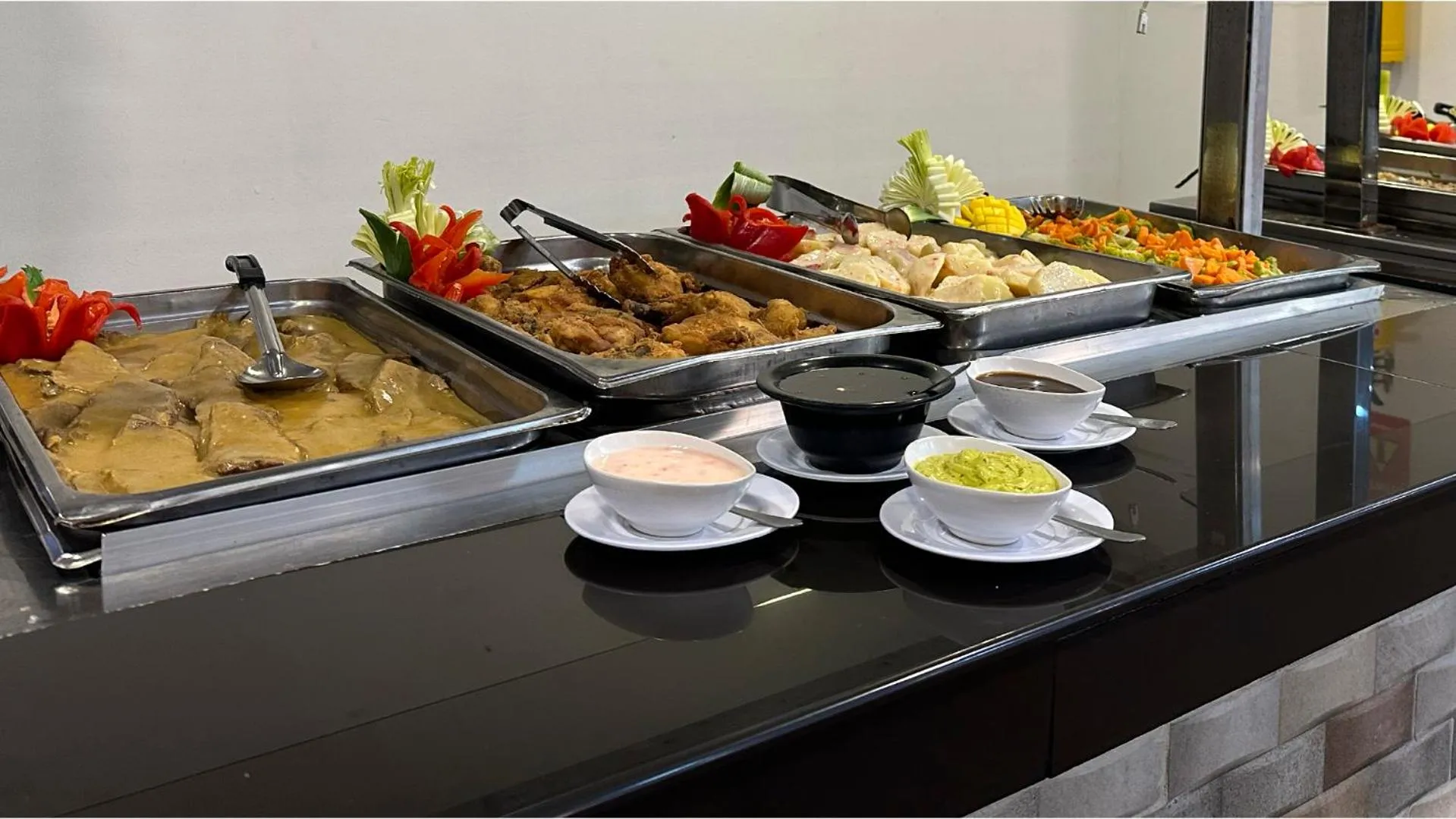 Food and drinks in Hotel Tower by On vacation