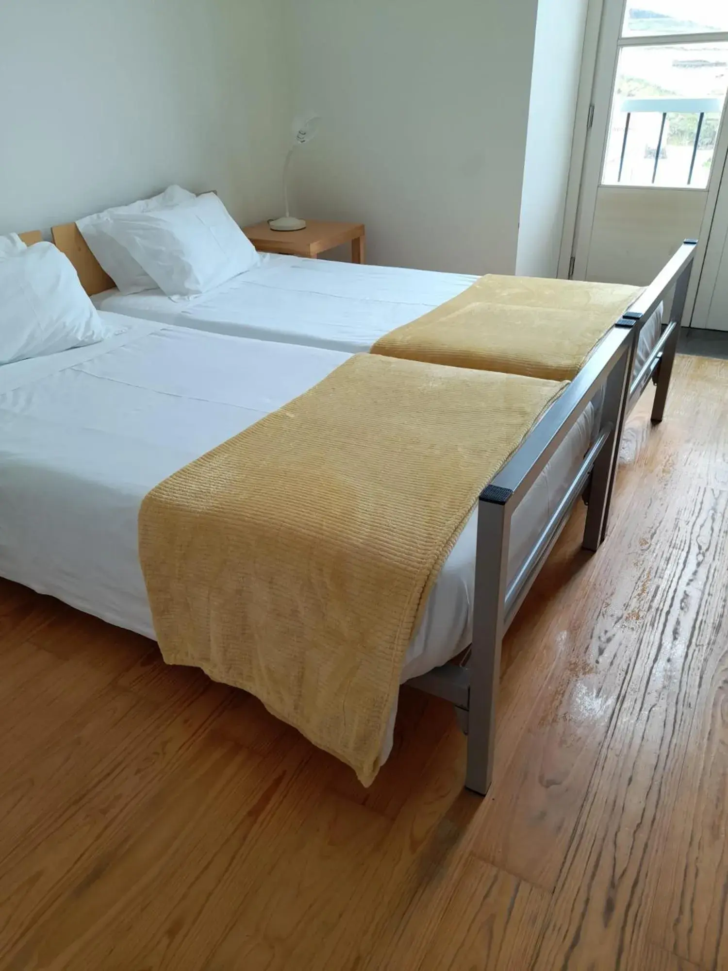 Twin Room with Private Bathroom in Azores Youth Hostels - Santa Maria Twin Room with Private Bathroom in Azores Youth Hostels - Santa Maria