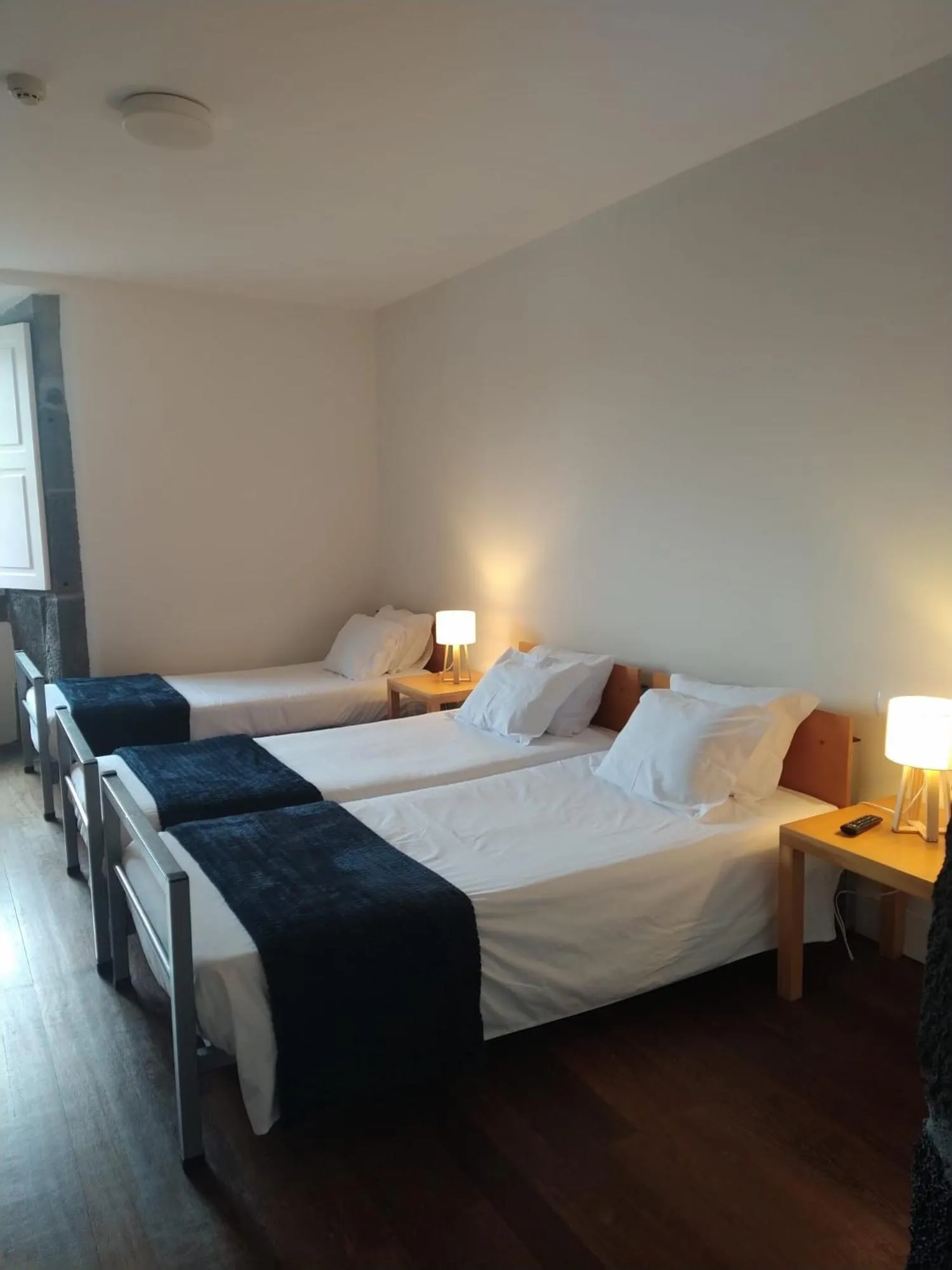 Bed in Azores Youth Hostels - Pico